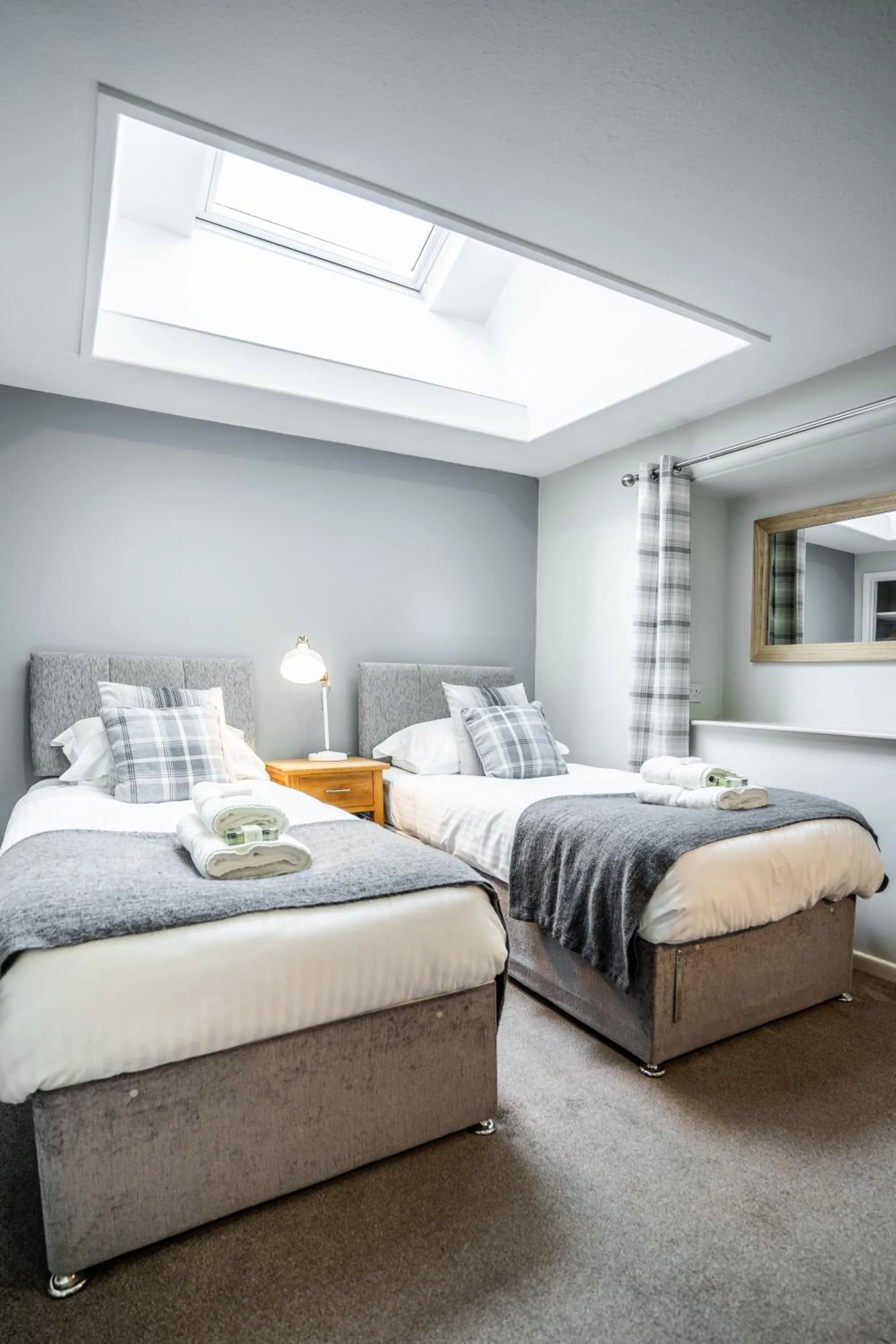 Photo of the whole room, Bed in Black Horse Hotel