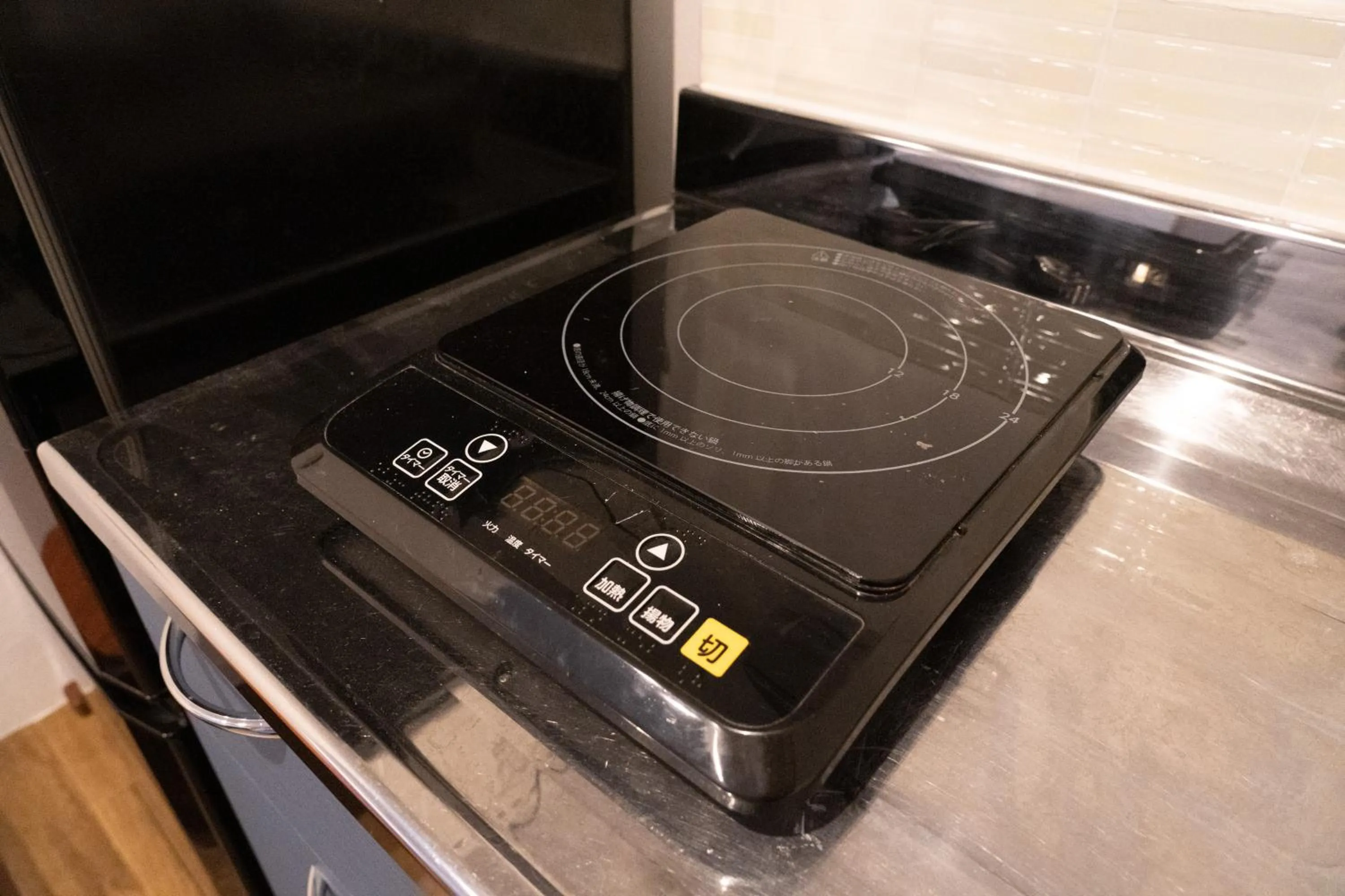 Higashi Shinagawa Apartment by Tranova