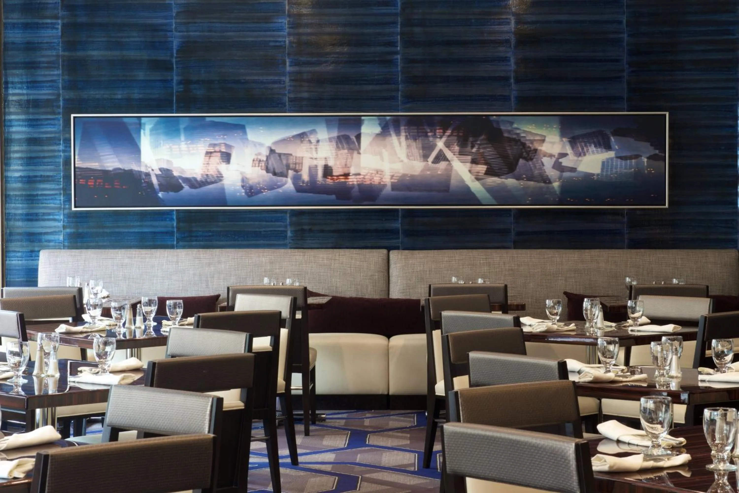 Restaurant/places to eat in Sheraton Indianapolis City Centre Hotel