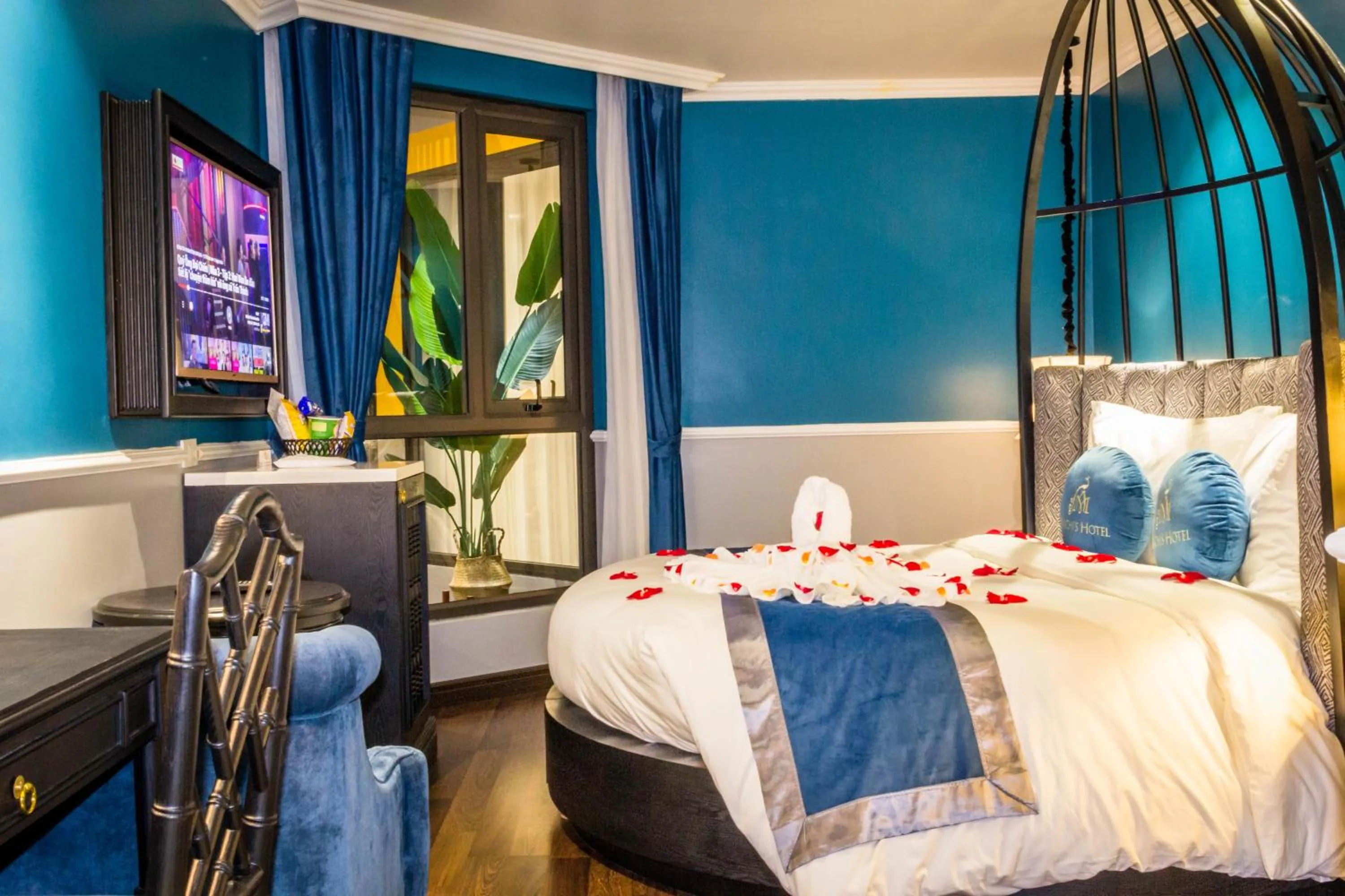 Bed in Michi's hotel laocai