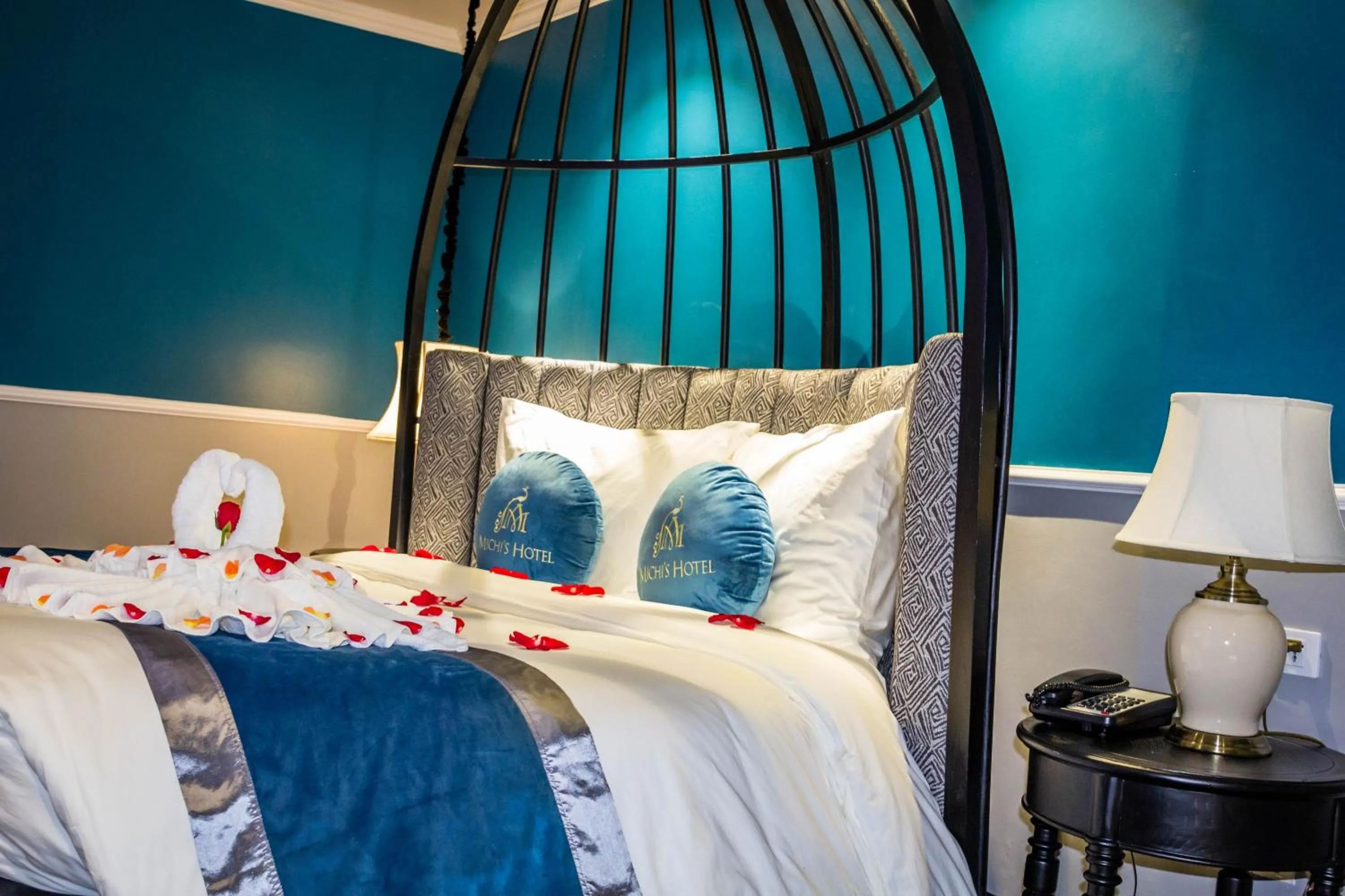 Bed in Michi's hotel laocai