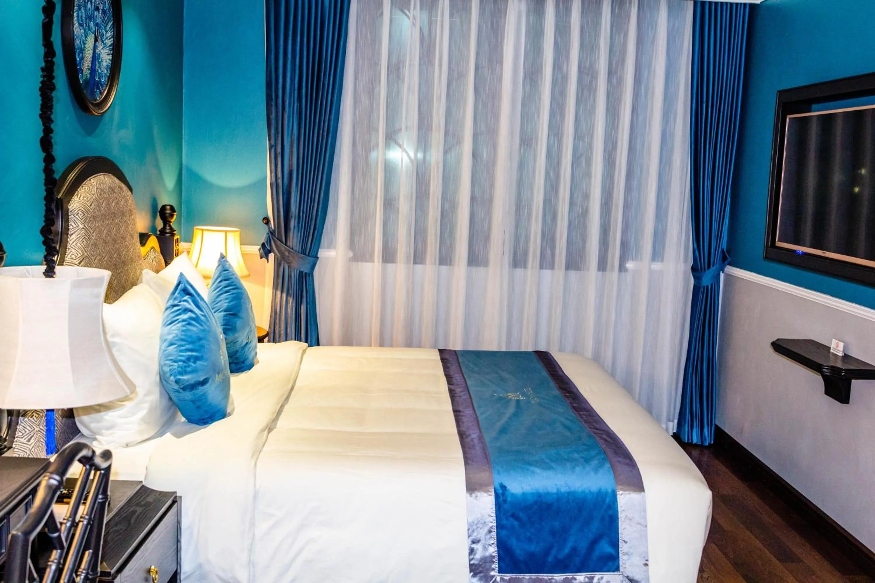 Bed in Michi's hotel laocai