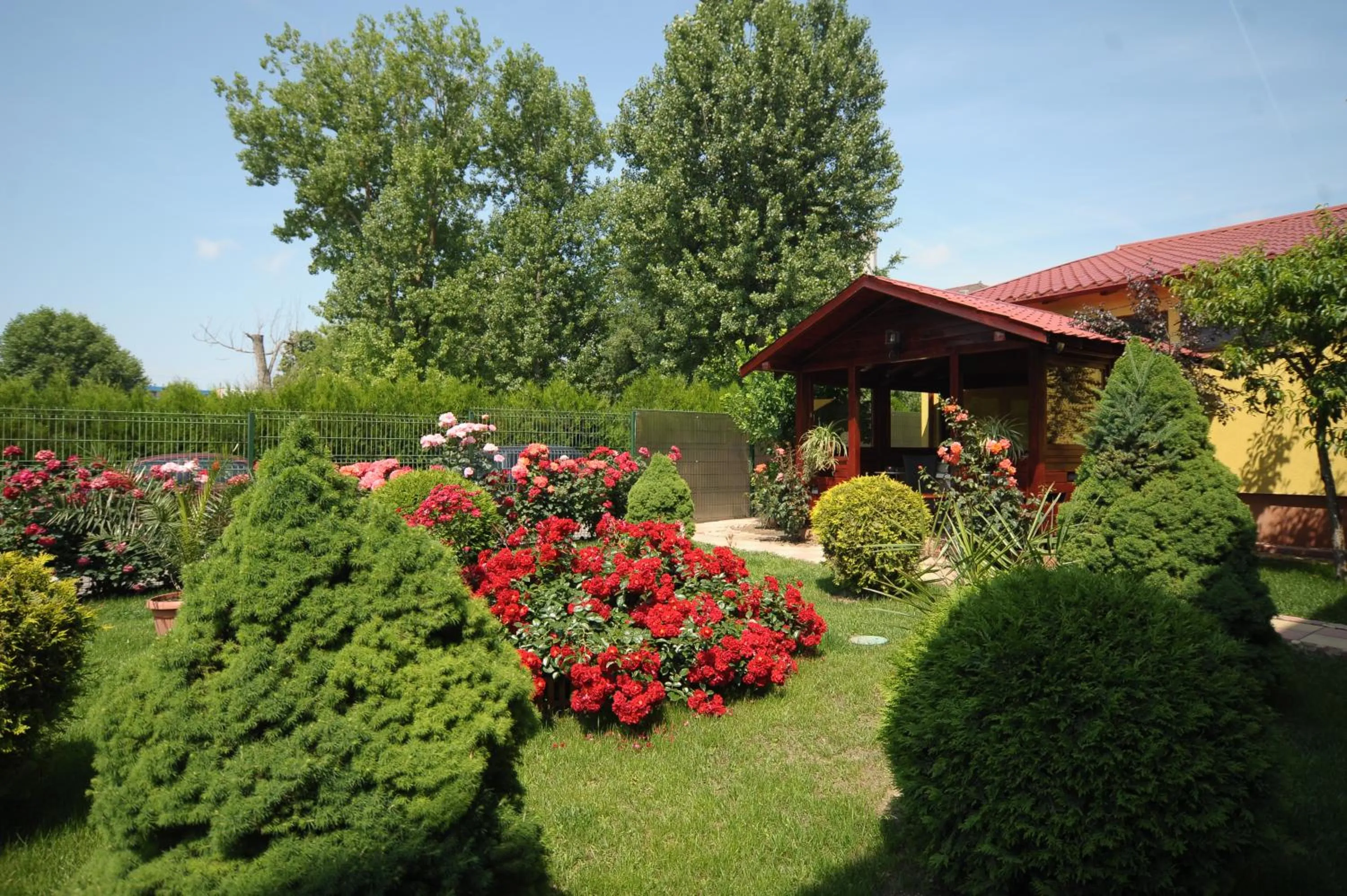 Property building in Hotel Valul Magic