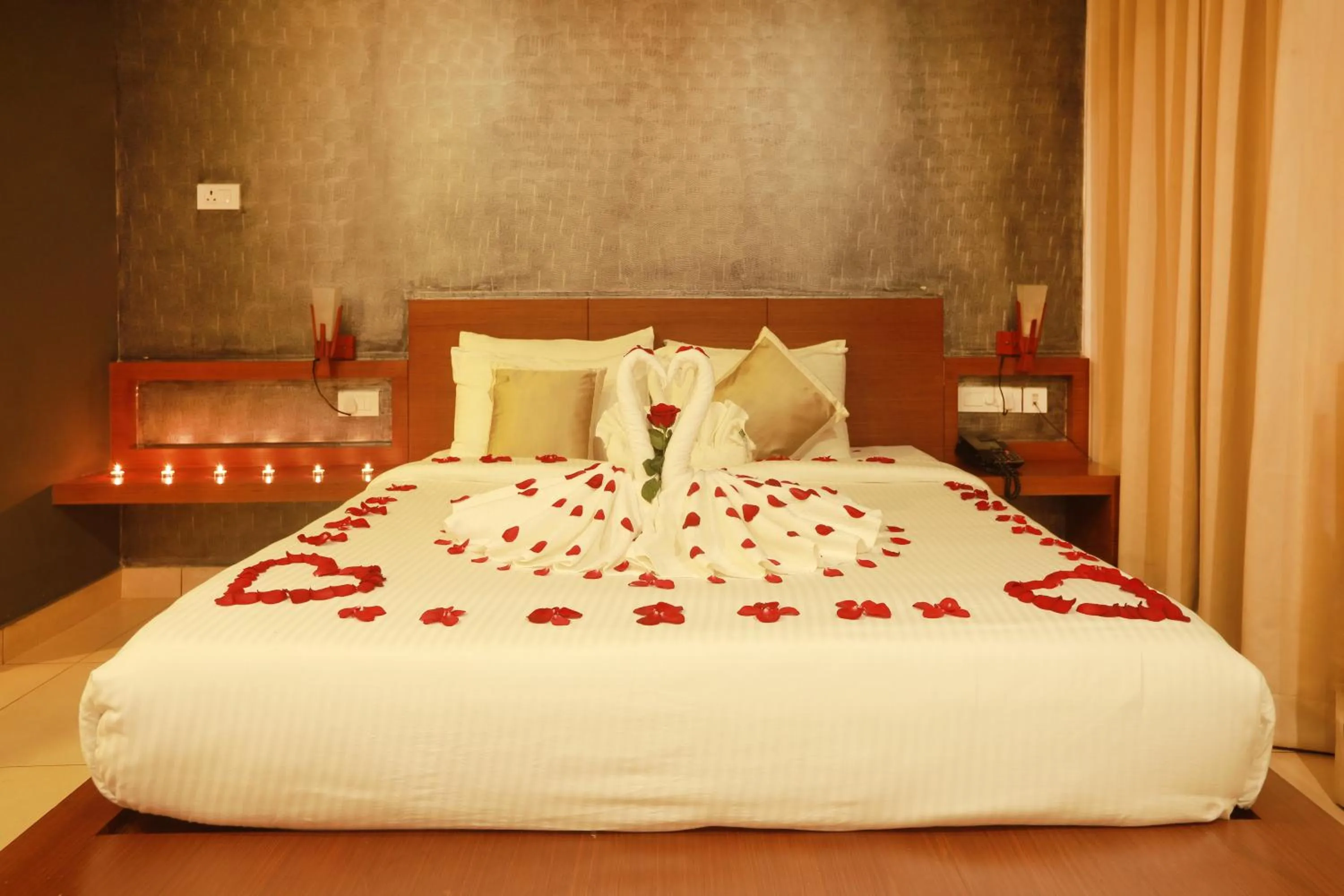 Photo of the whole room, Bed in Kuruva Island Resort And Spa - By KABINI BREEZE
