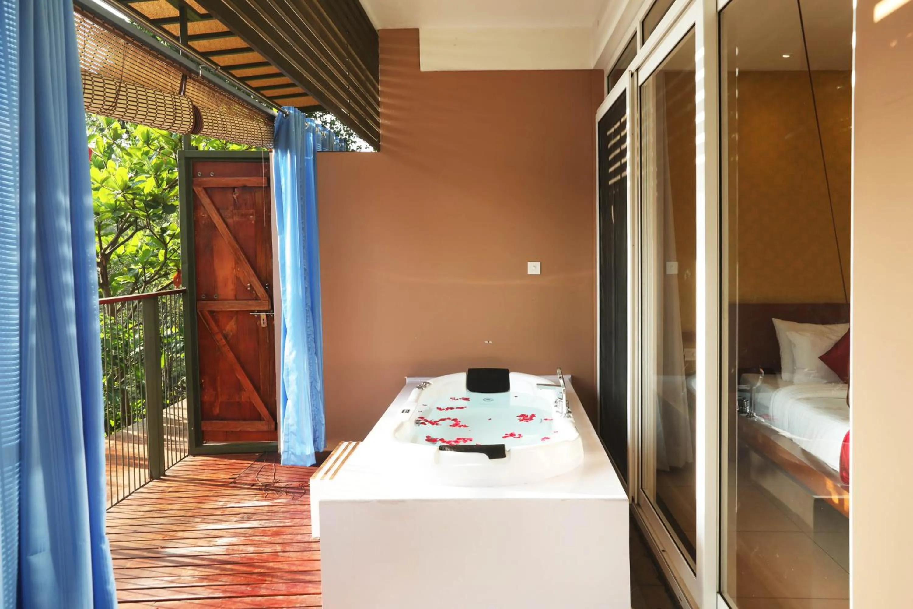 Property building, Bed in Kuruva Island Resort And Spa - By KABINI BREEZE