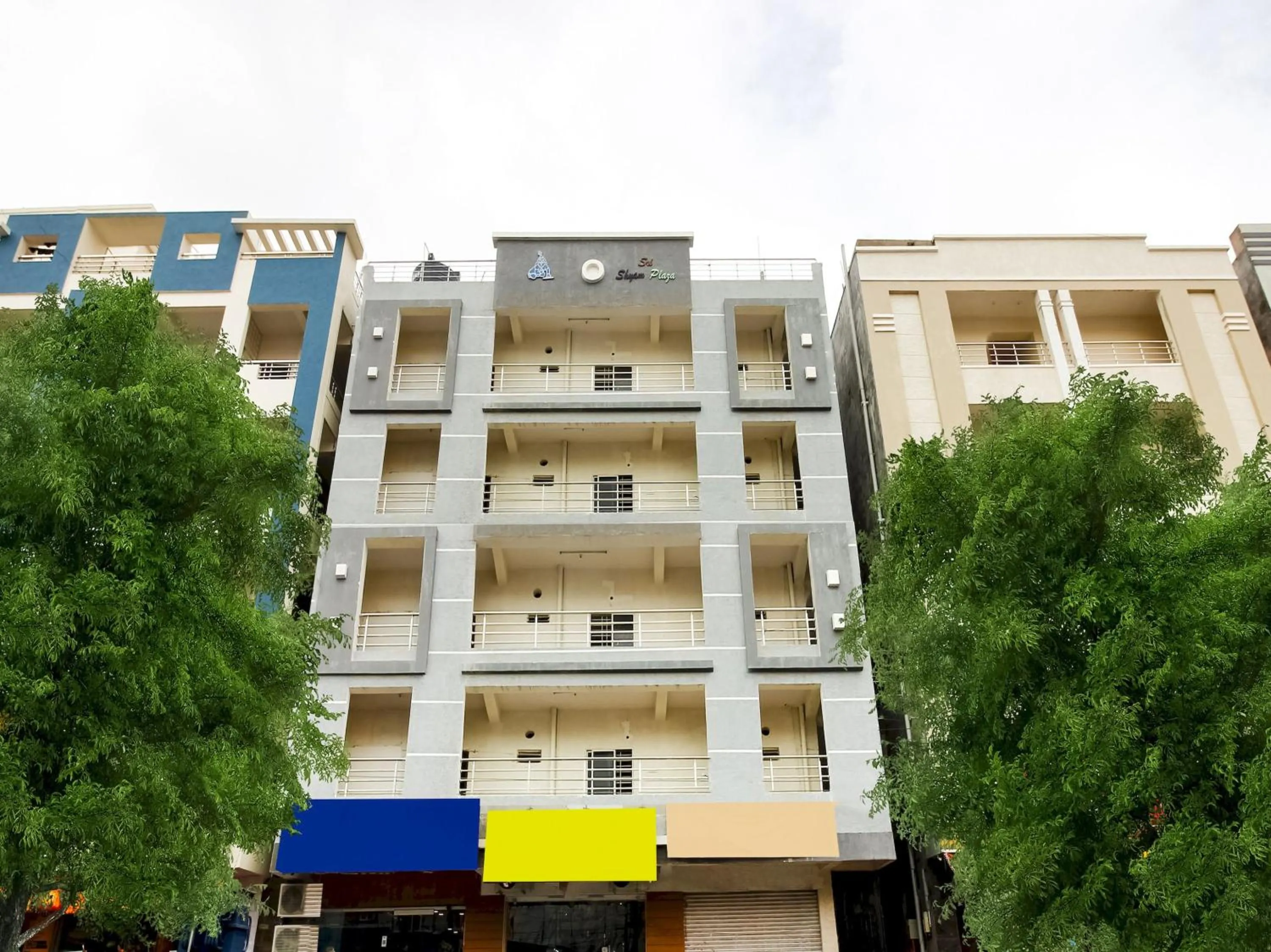 Facade/entrance in Hotel O Banyan Tree
