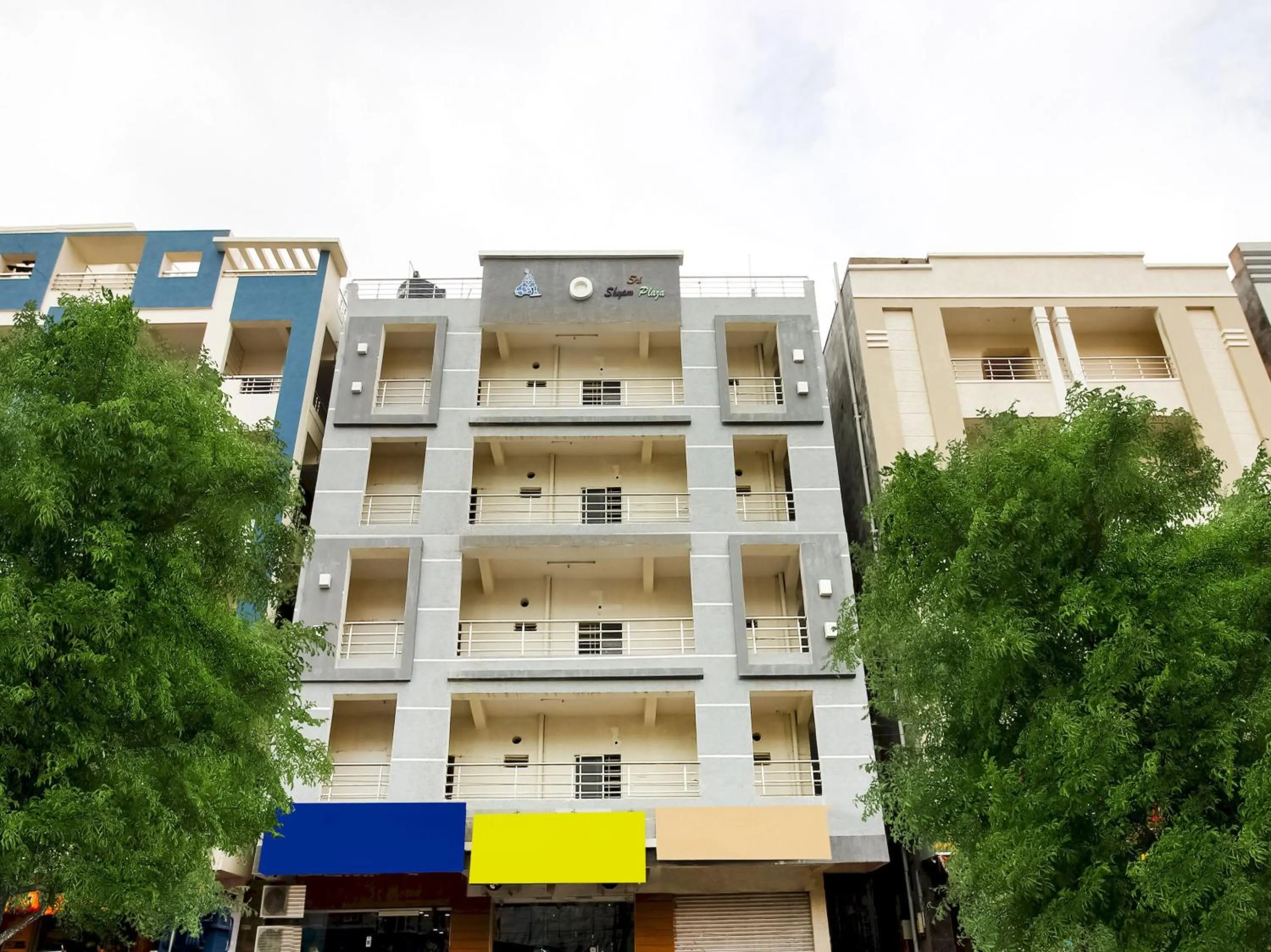 Facade/entrance in Hotel O Banyan Tree
