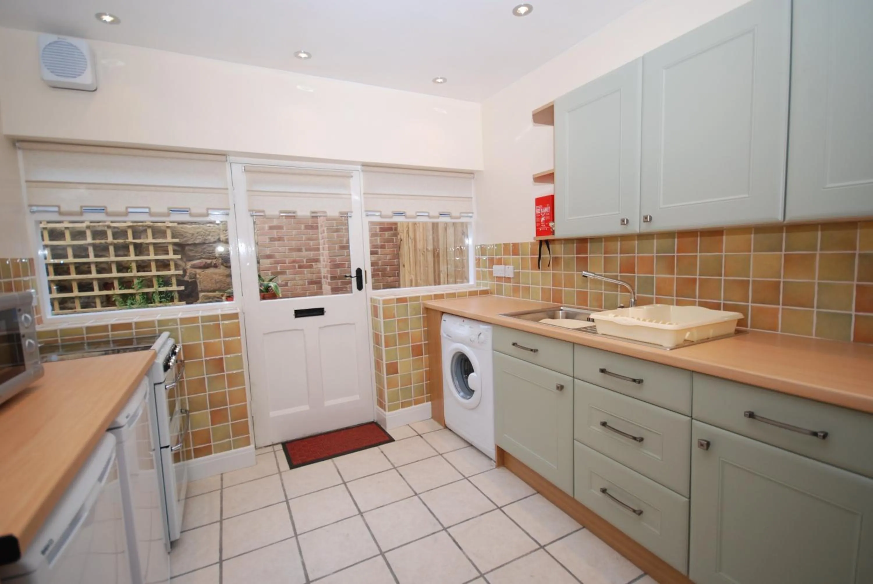 Dining area in Saltburn Holidays Bluebell Cottage