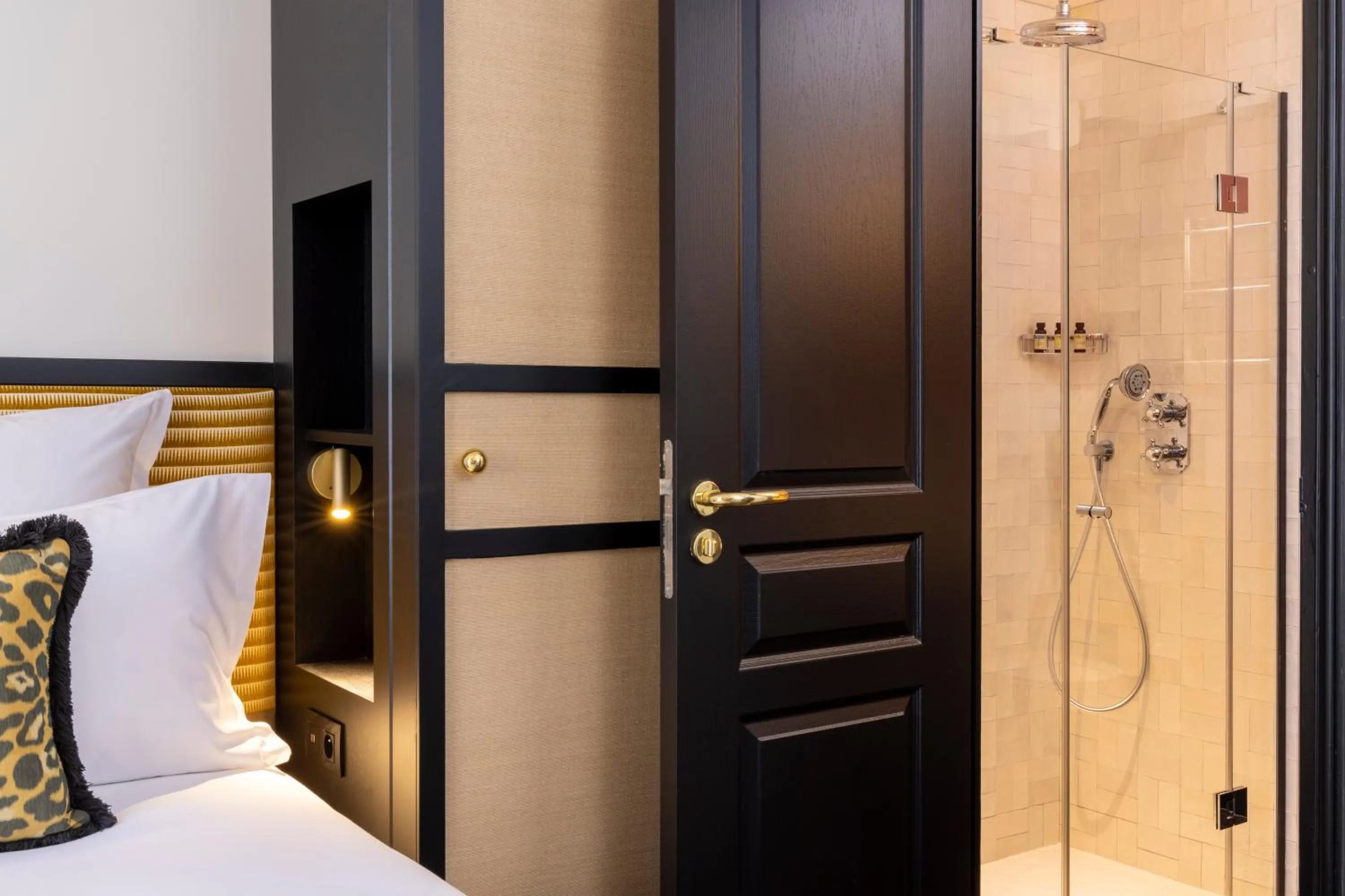 Bedroom, Bed in Grand Hôtel Chicago