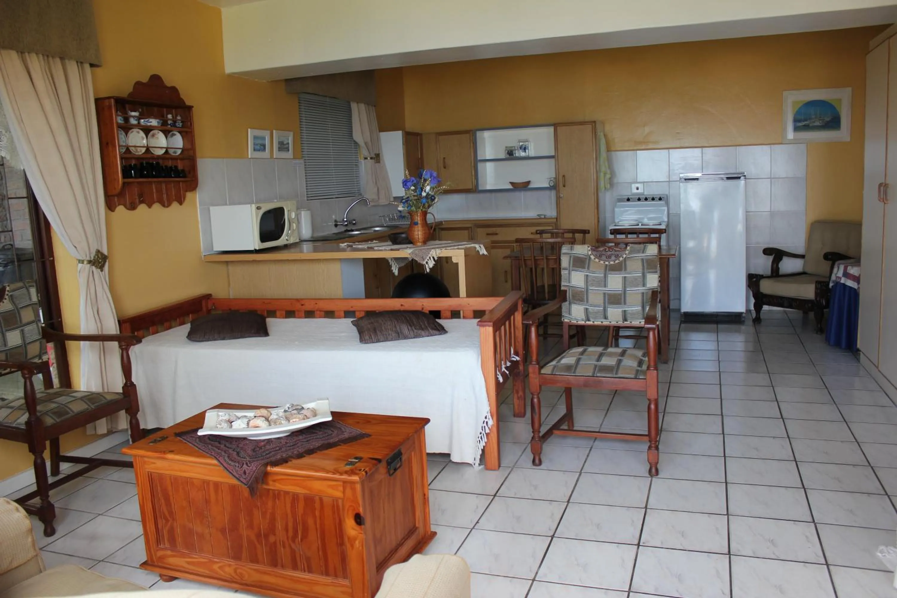 Amzee Bokmakierie Guest House