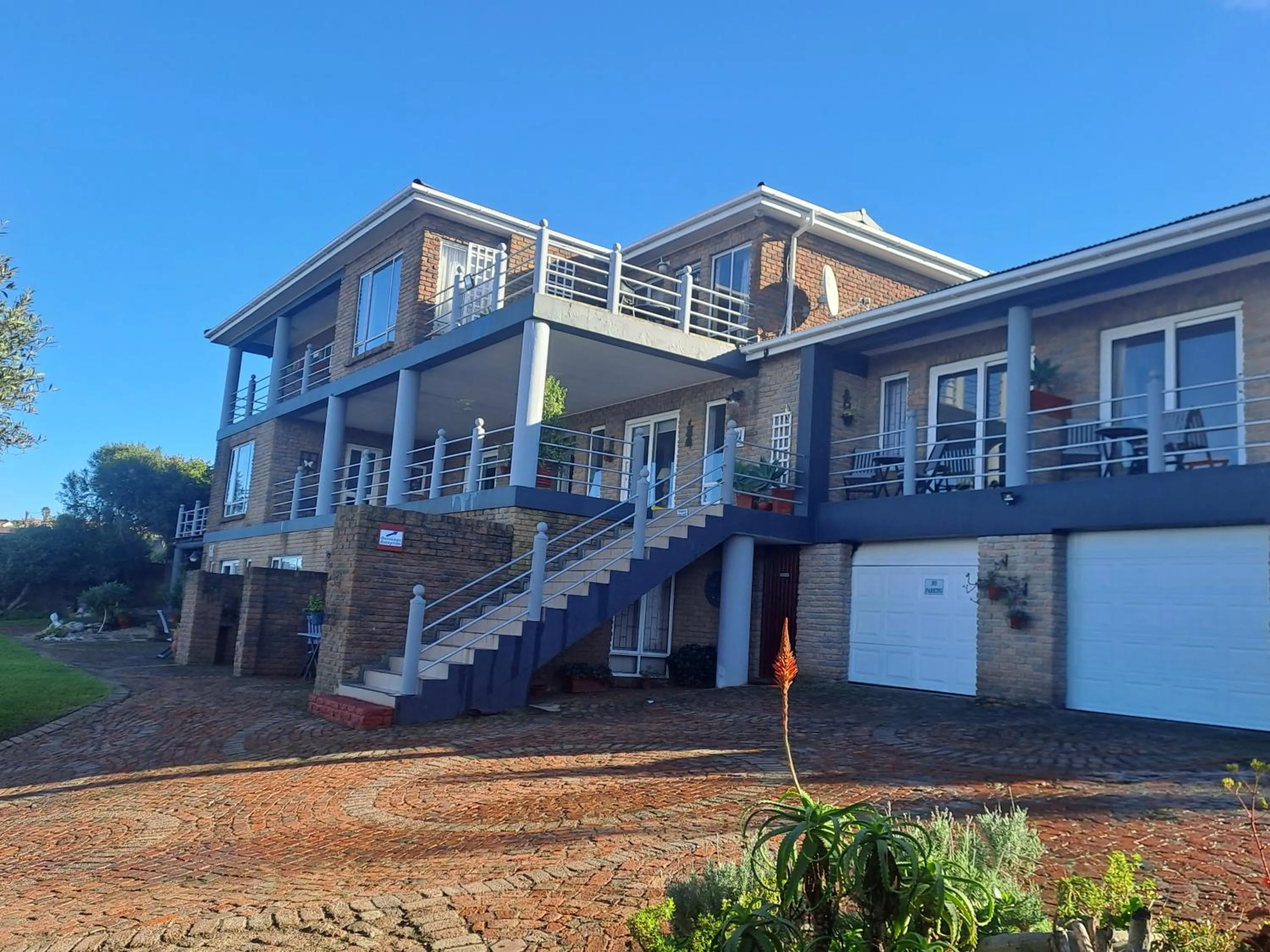 Property building in Amzee Bokmakierie Guest House