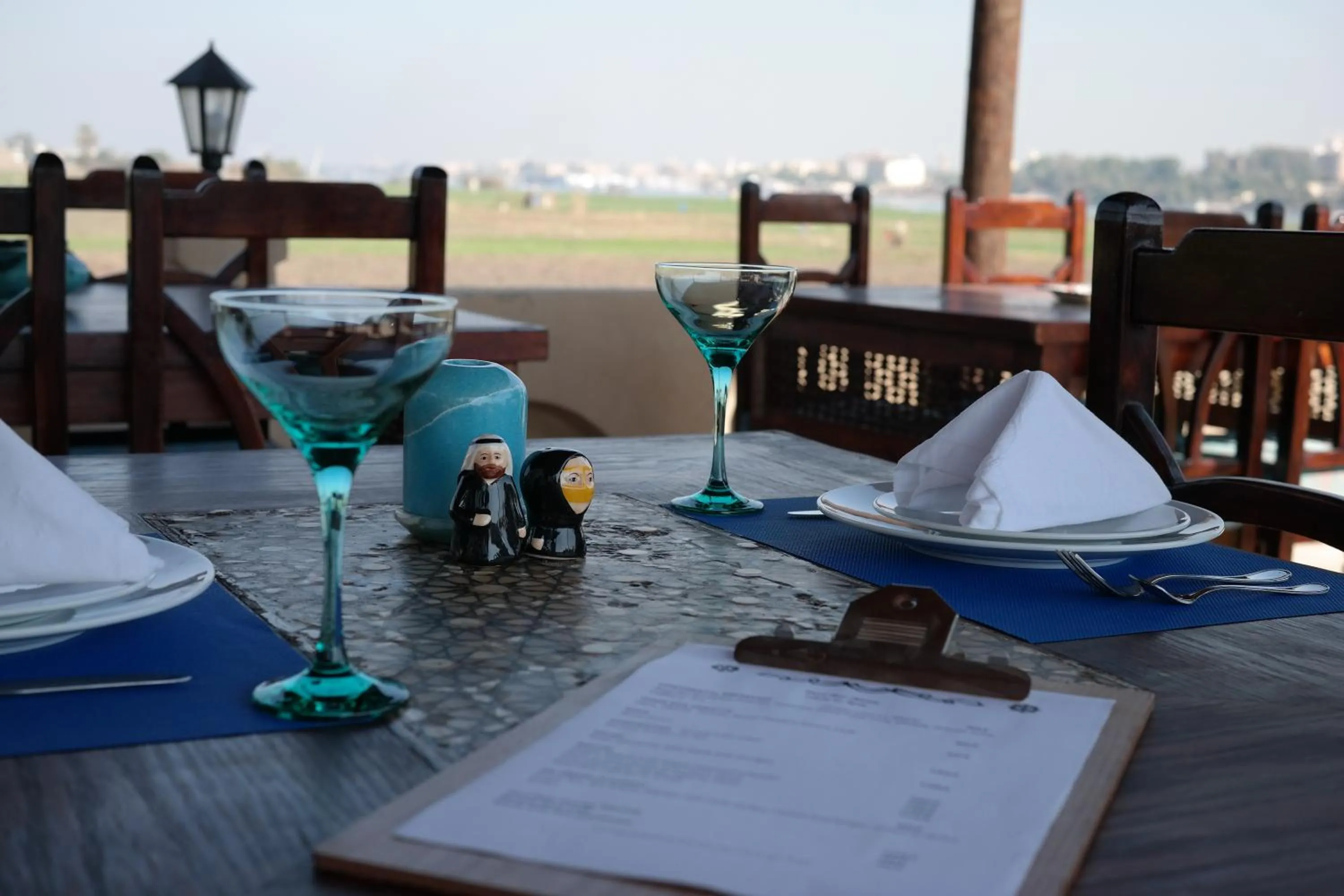 Restaurant/places to eat in Djorff Palace