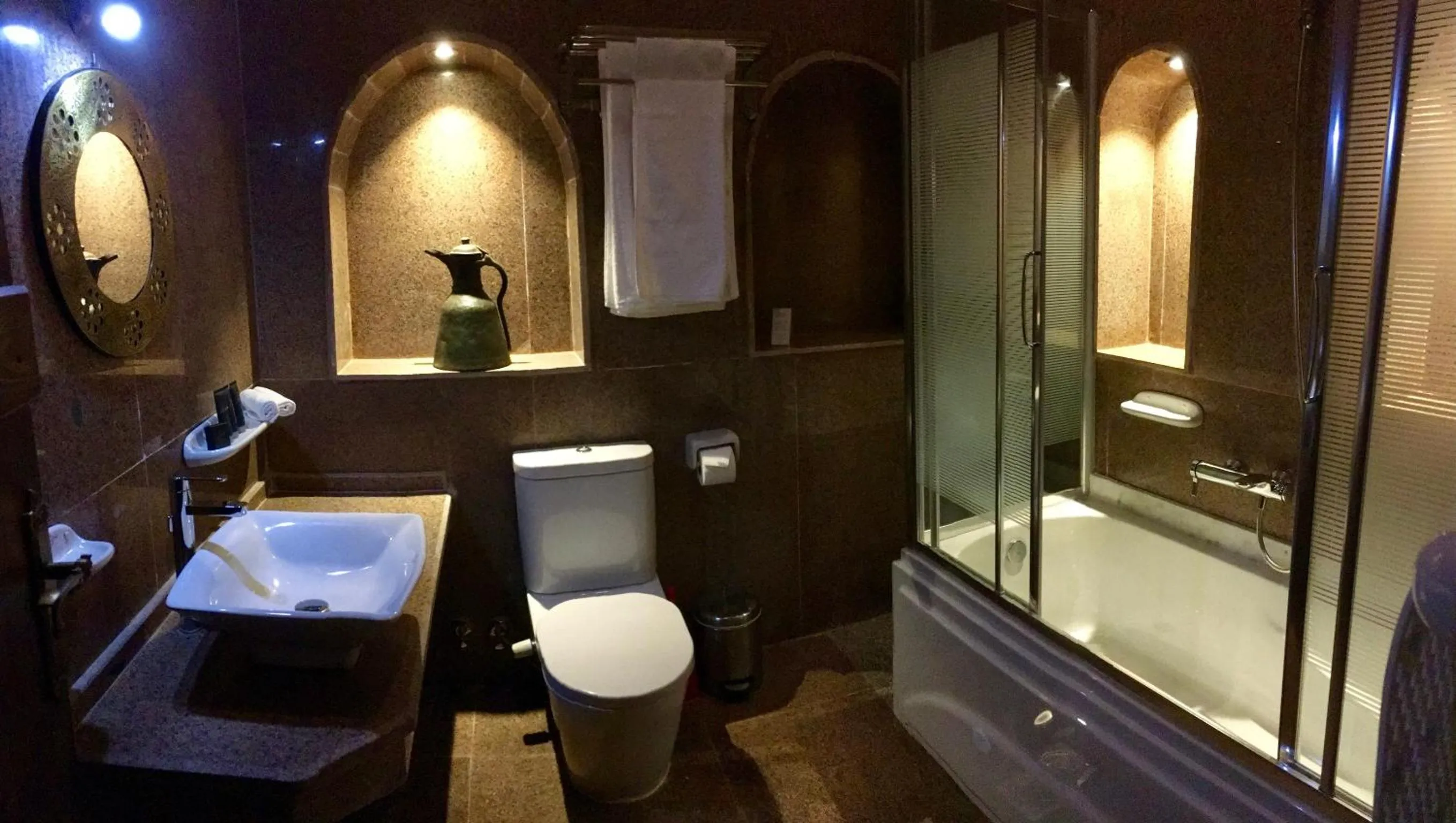 Bathroom in Djorff Palace