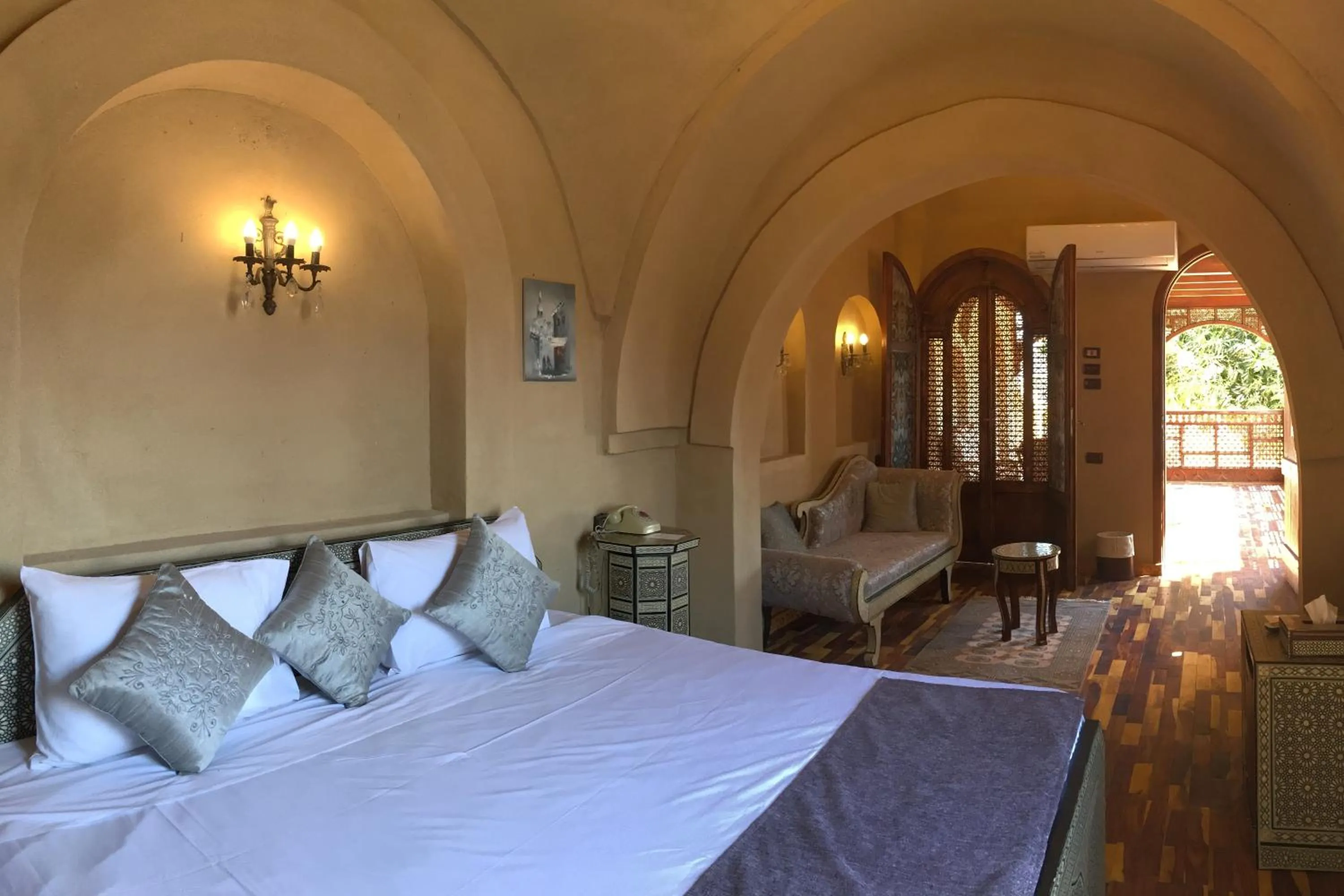 Bed in Djorff Palace