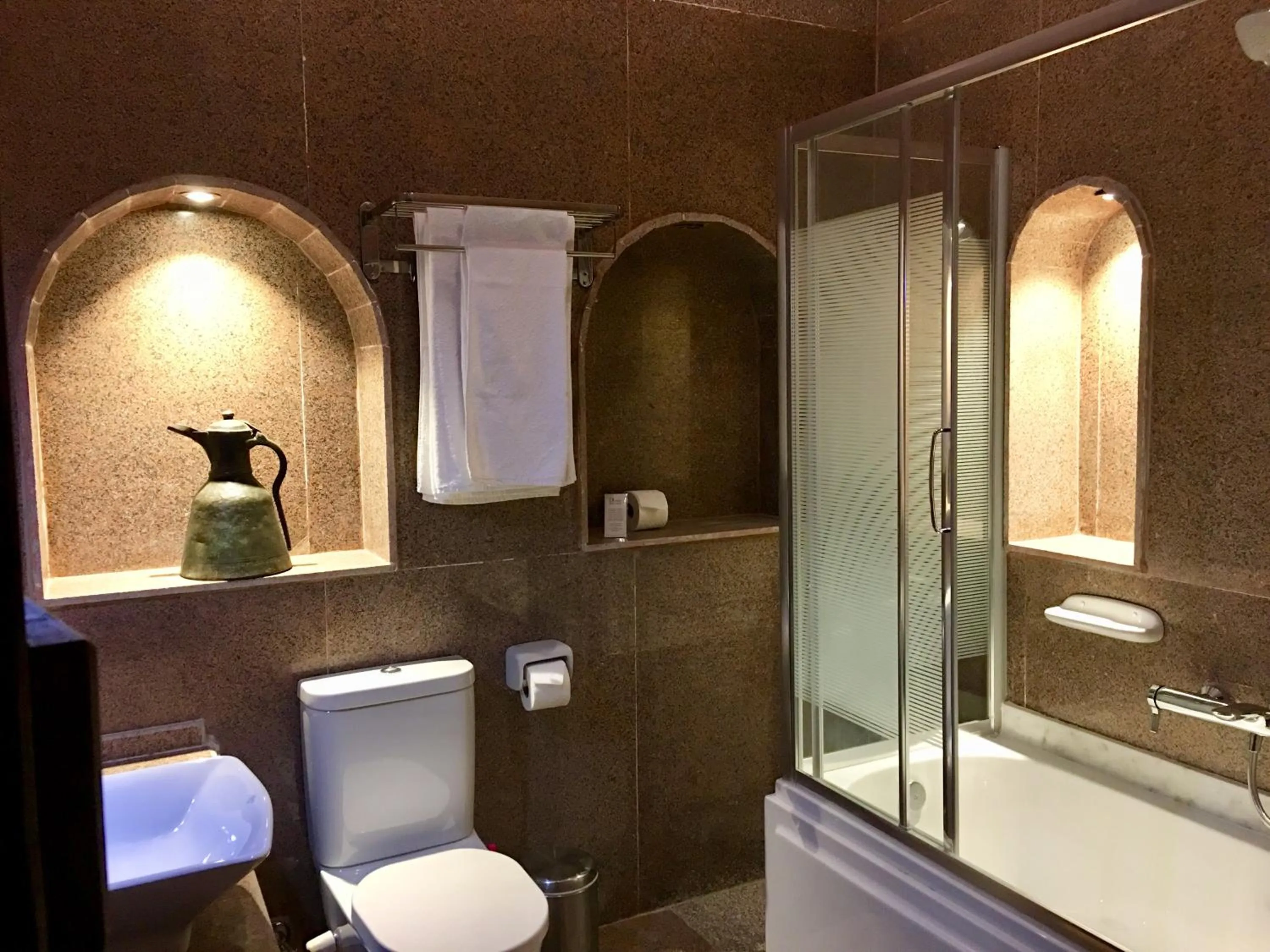 Bathroom in Djorff Palace