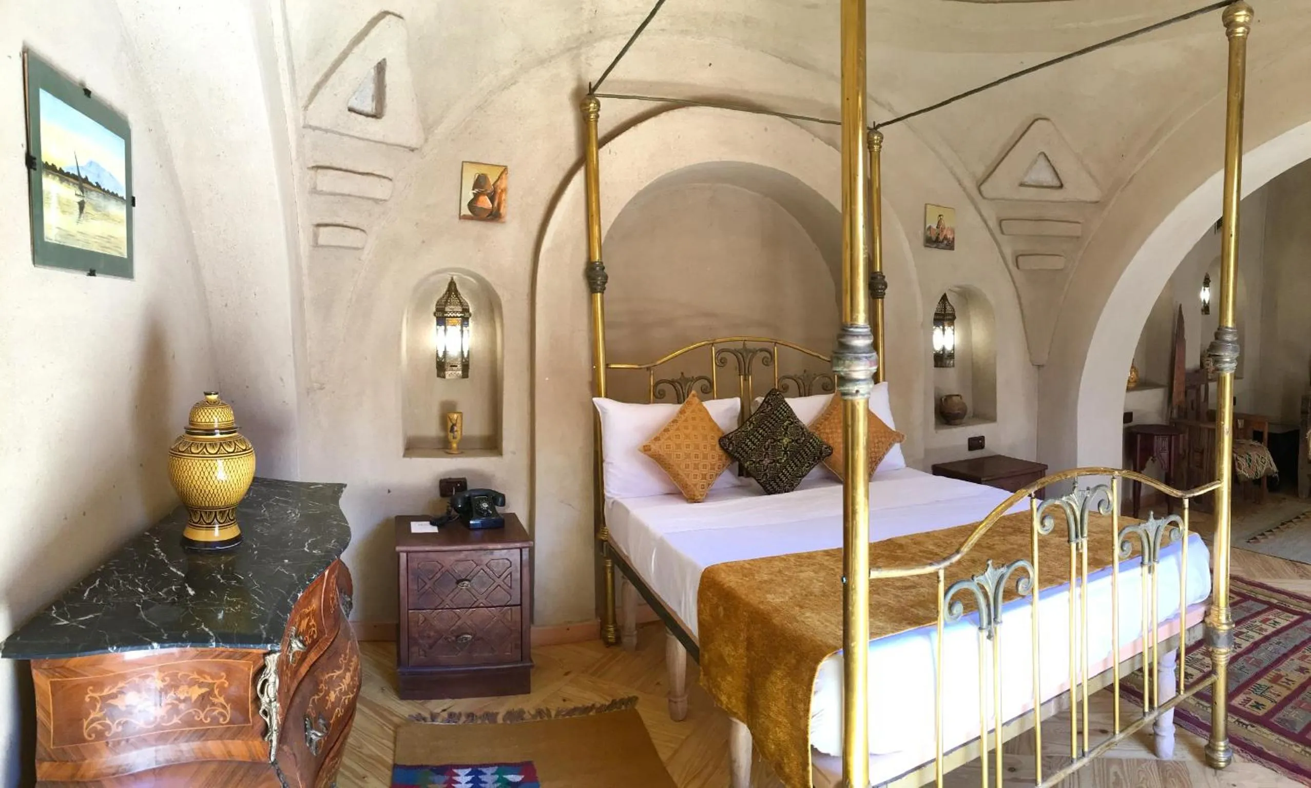 Bedroom, Bed in Djorff Palace