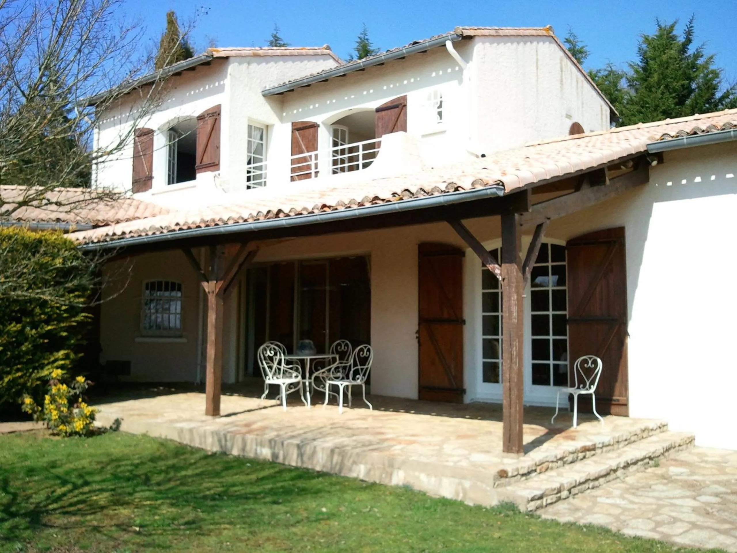 Facade/entrance in Mas du Trezon