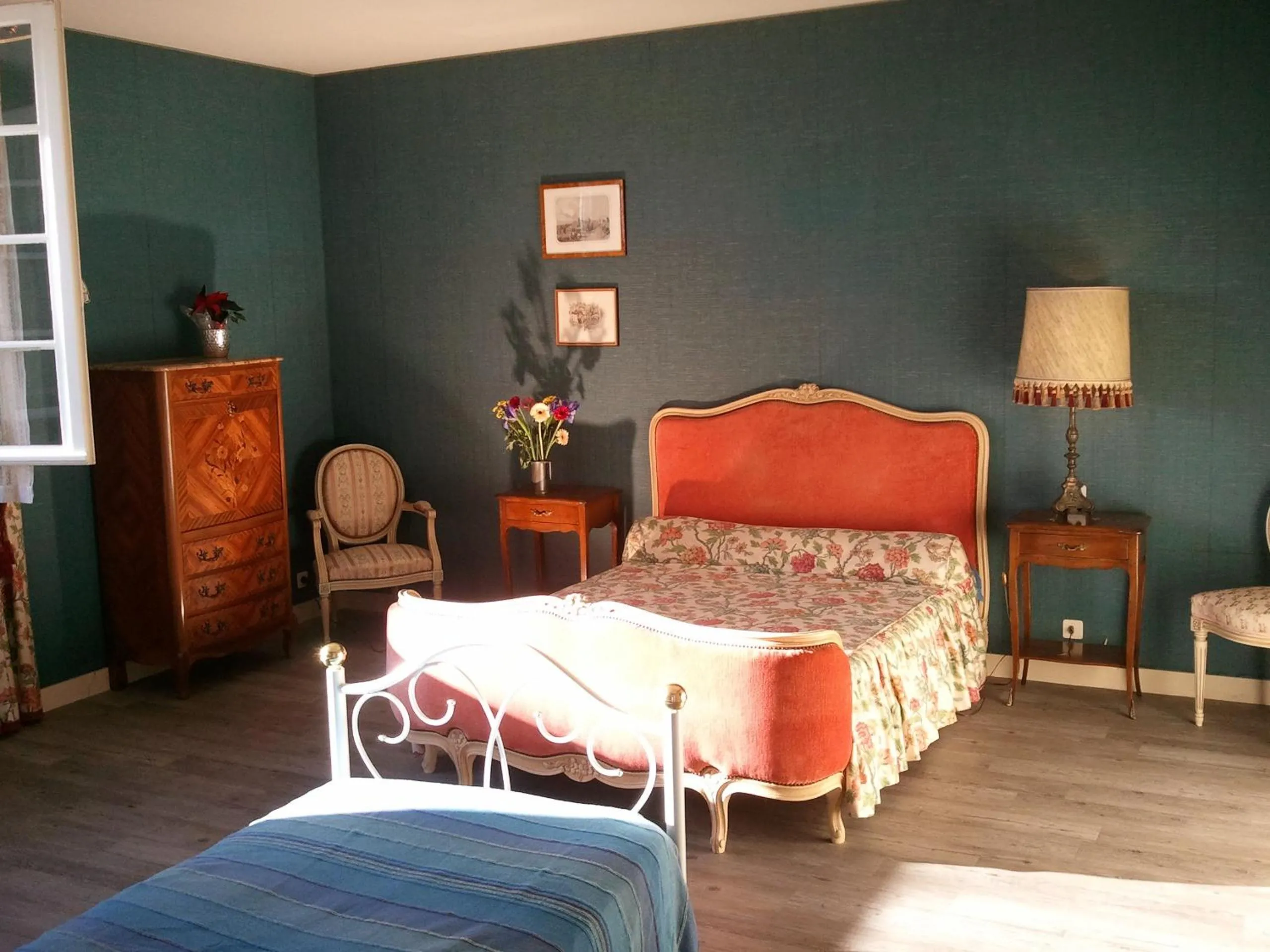 Bedroom, Bed in Mas du Trezon