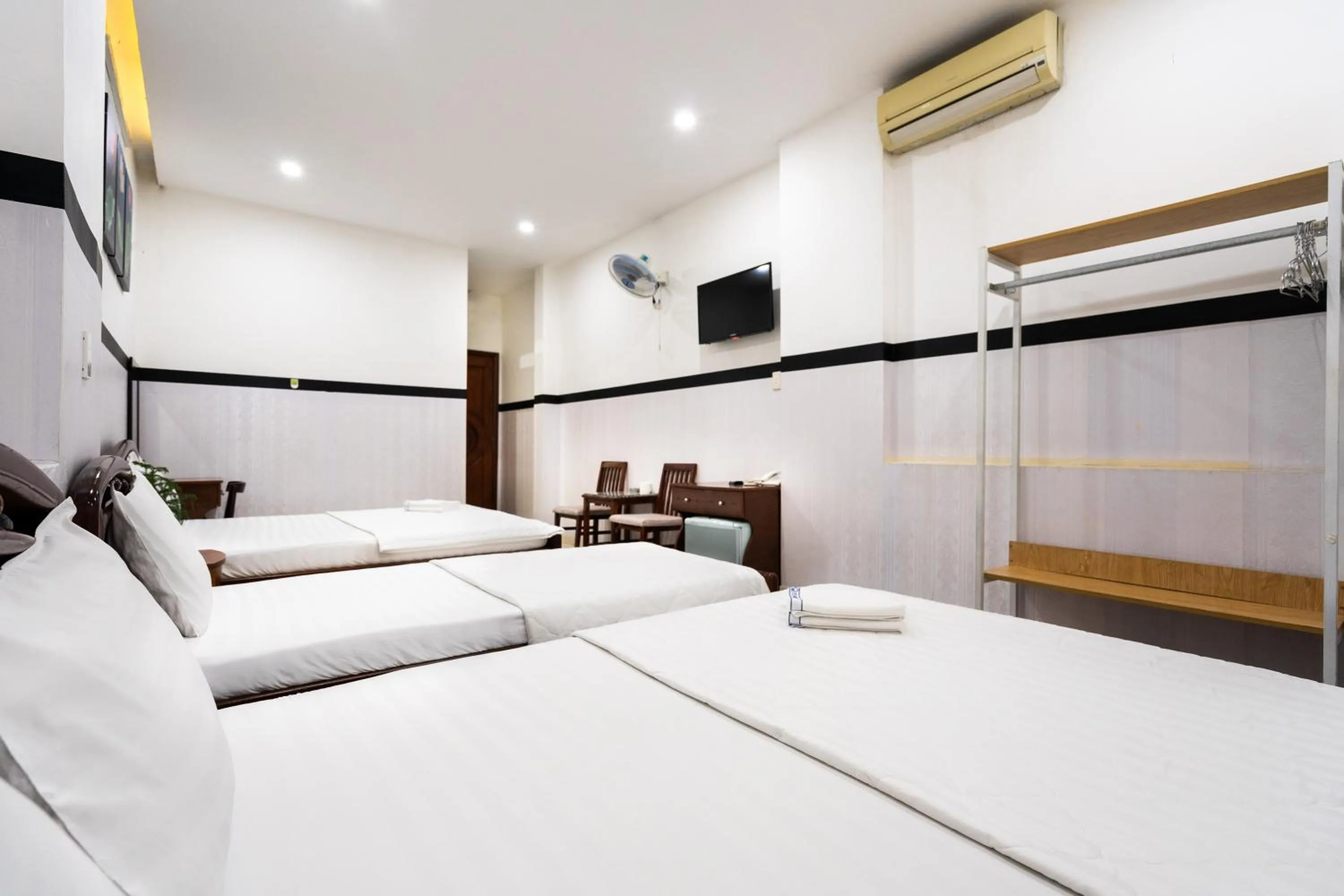 Bed in Lam Sơn Hotel