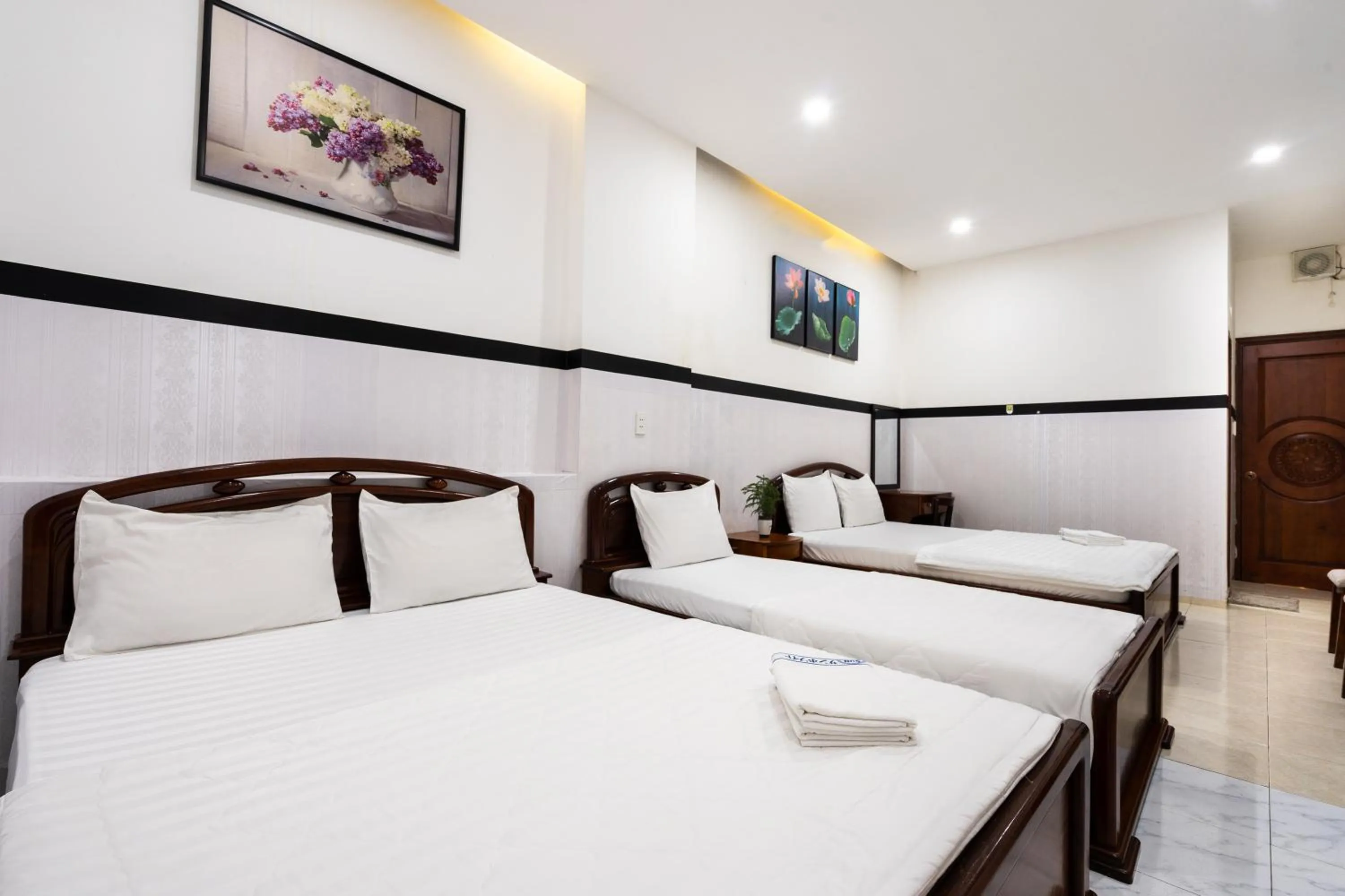 Bed in Lam Sơn Hotel