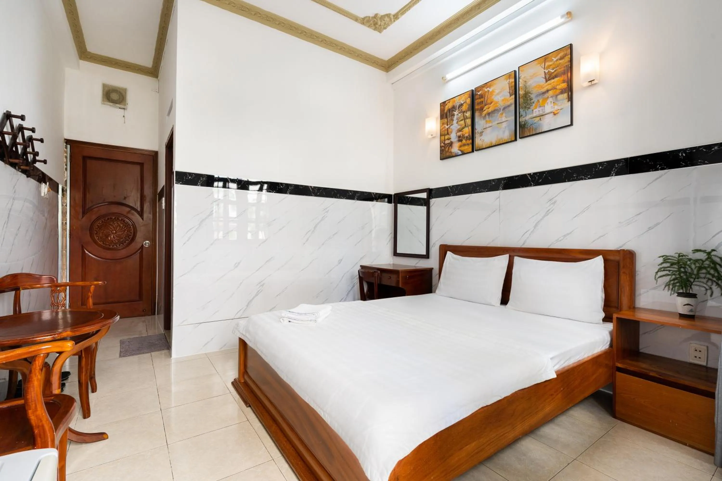 Bed in Lam Sơn Hotel