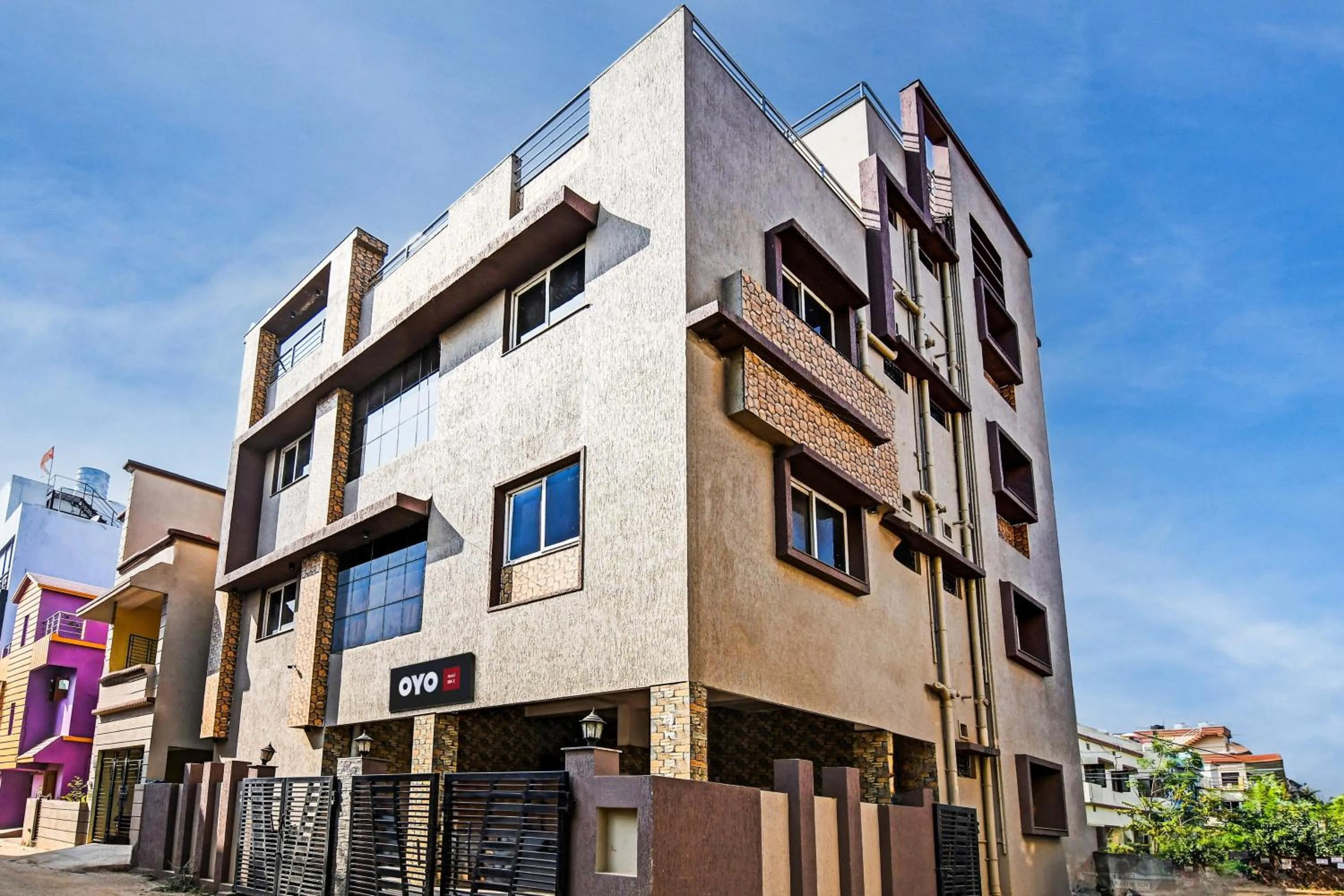 Facade/entrance in Hotel O Home Bm-x