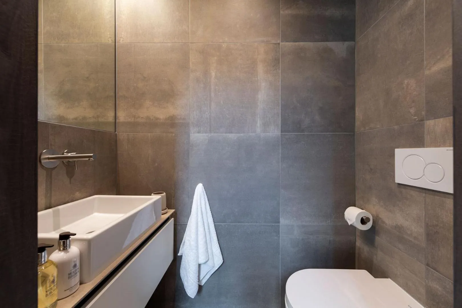 Toilet in The Central City - Luxury Serviced Residence