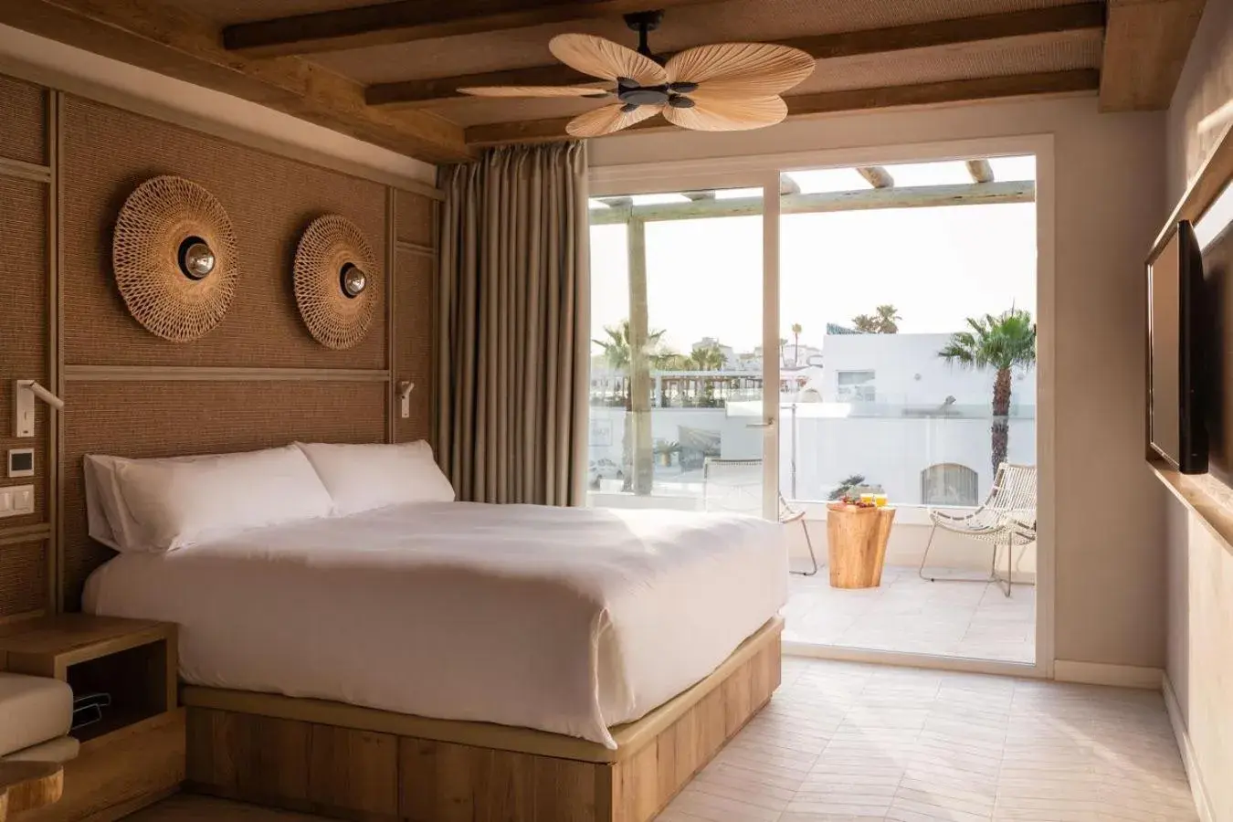 Double Room with Pool View in Lago Resort Menorca - Suites del Lago Adults Only Double Room with Pool View in Lago Resort Menorca - Suites del Lago Adults Only