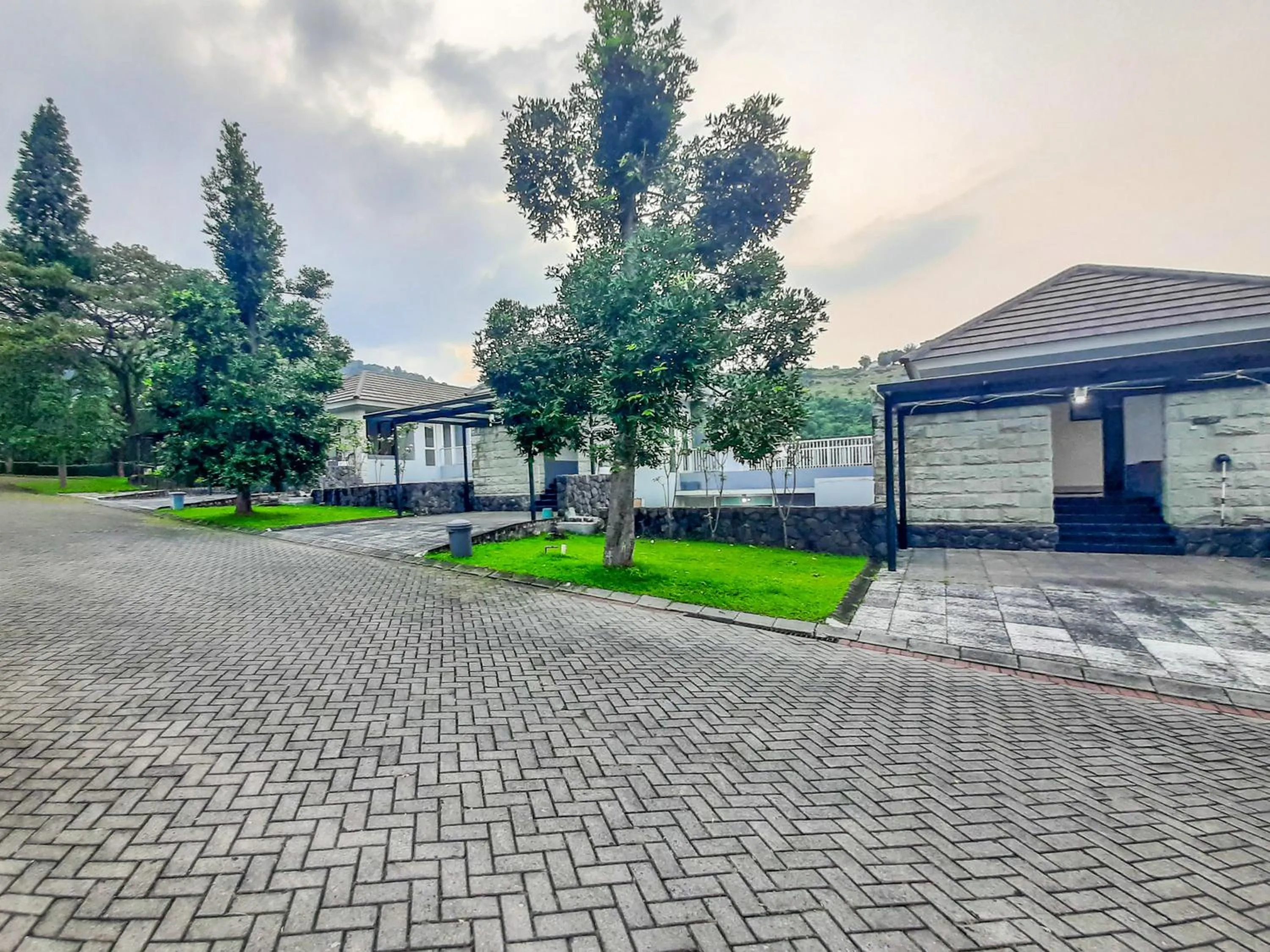 Property building in RedDoorz at Villa Taman Dayu Pandaan 2