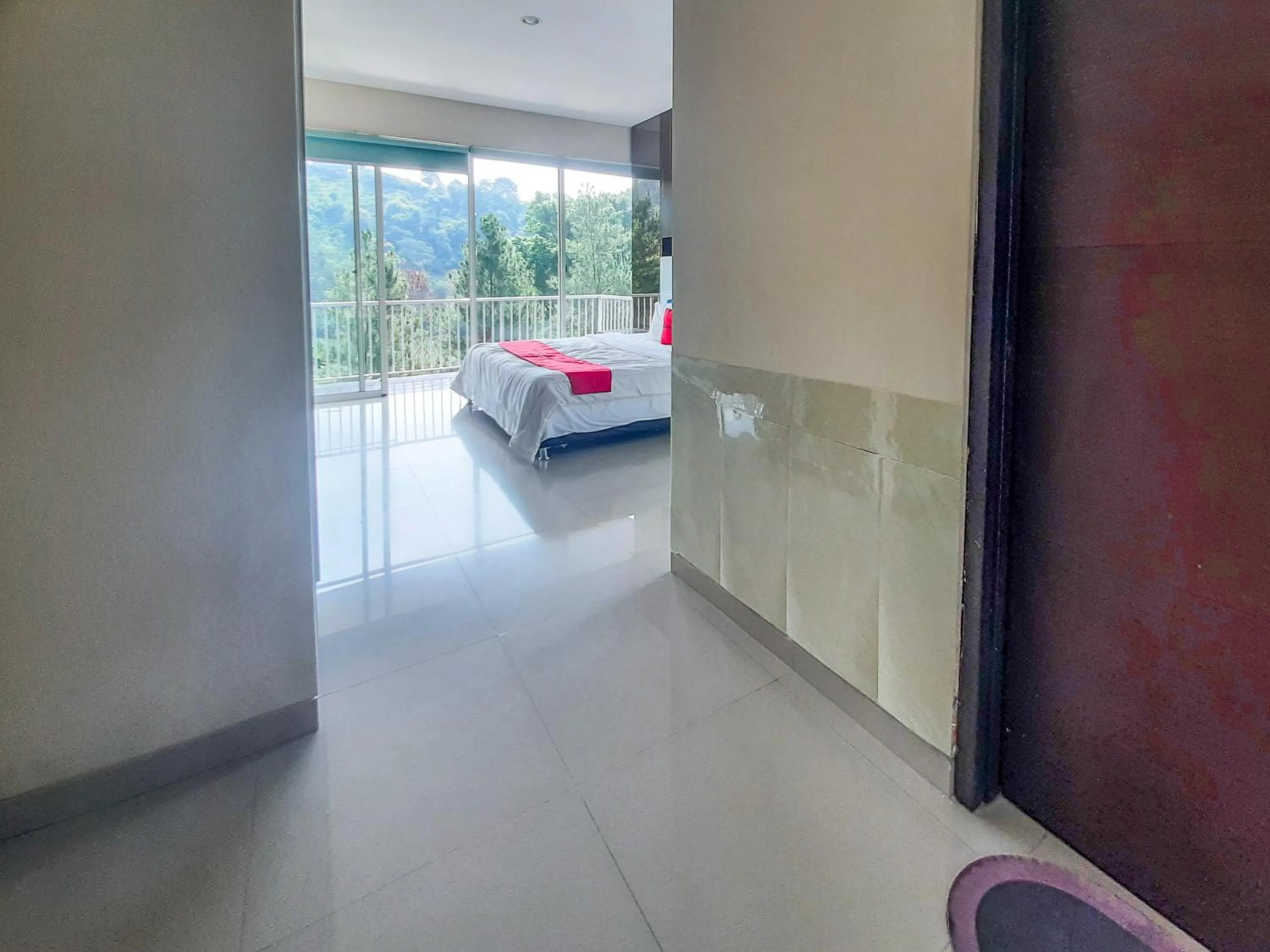 Bedroom in RedDoorz at Villa Taman Dayu Pandaan 2