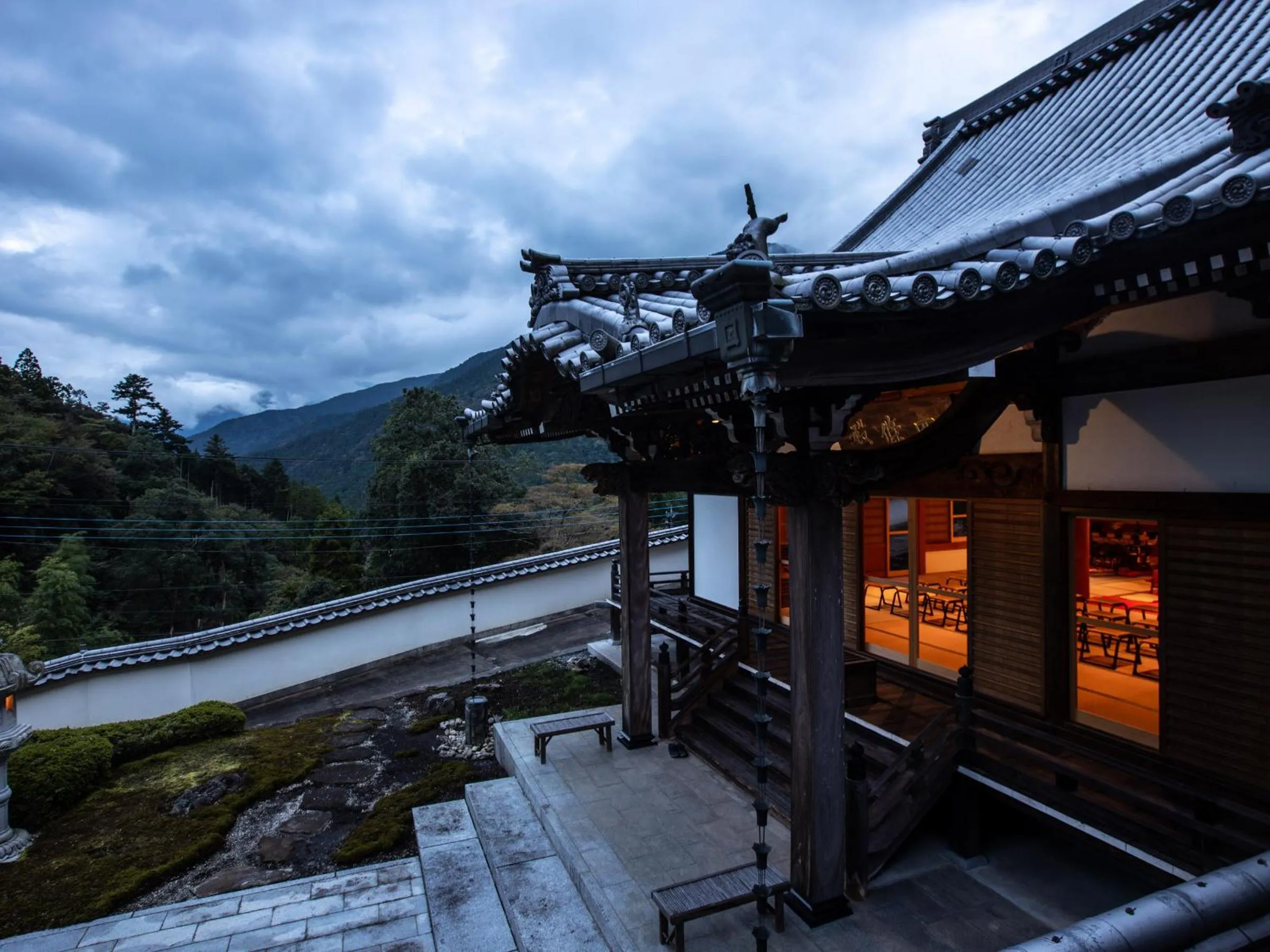 Property building in 宿坊 端場坊｜Temple Hotel Habanobo