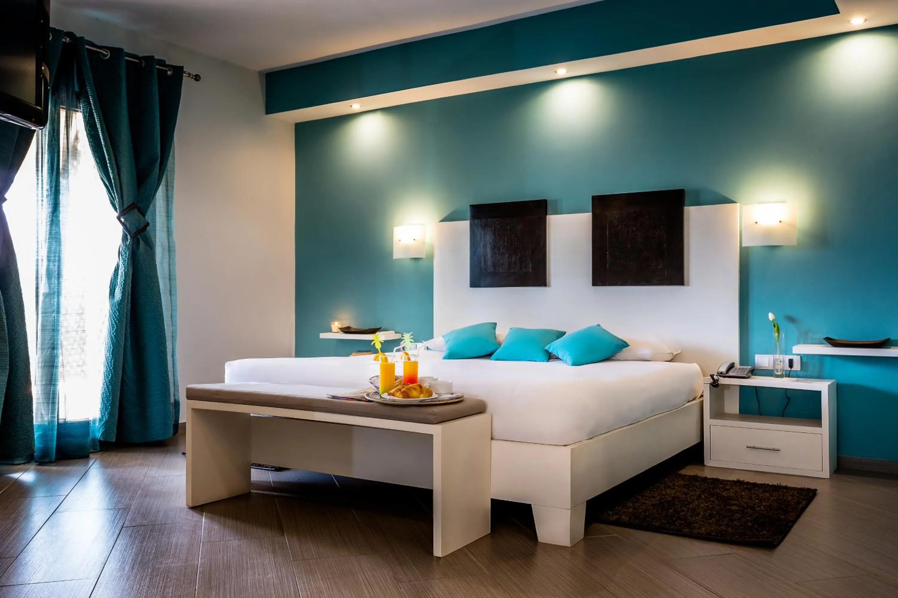 Bedroom, Bed in Café de Rome