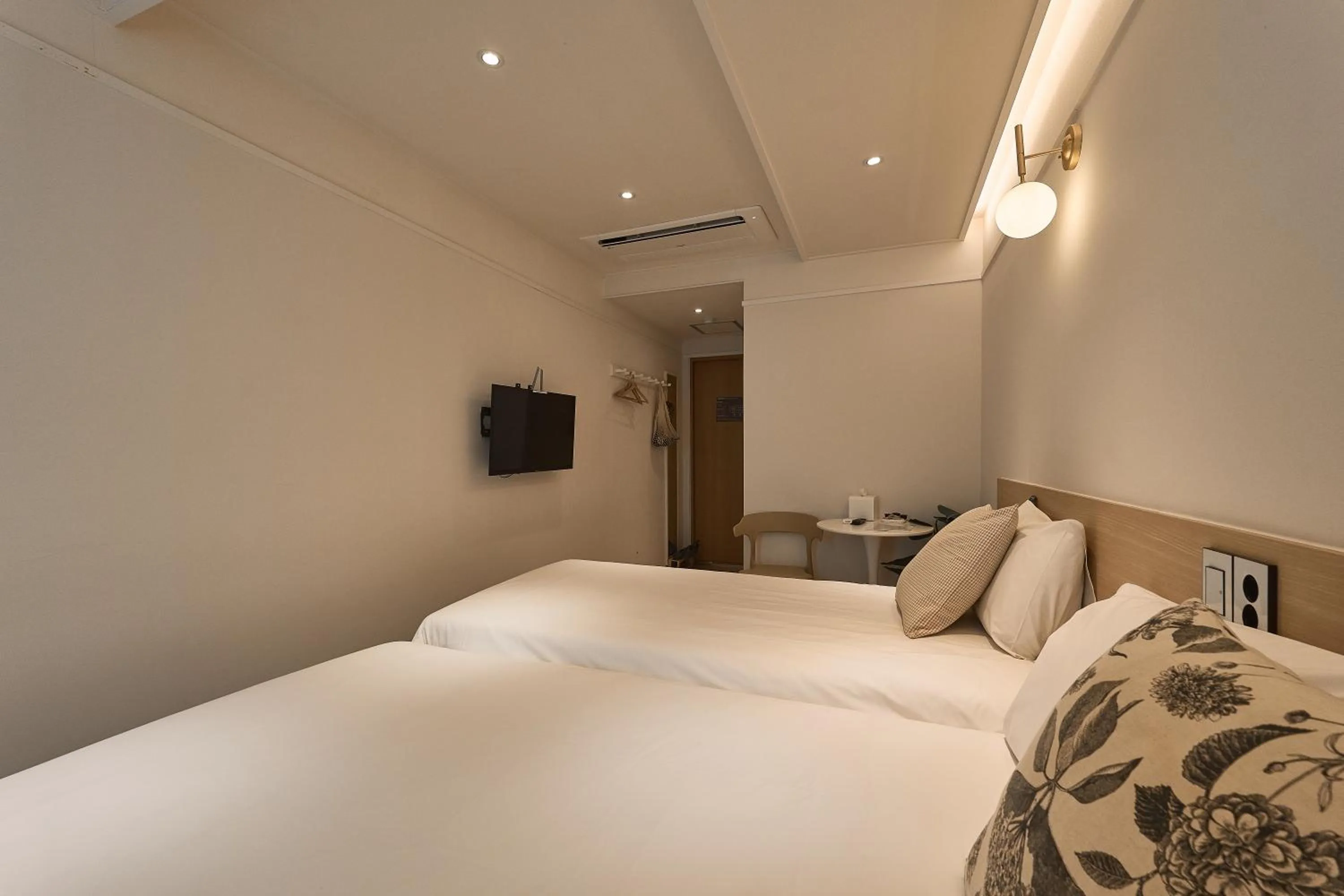 Bed in Artravel Home