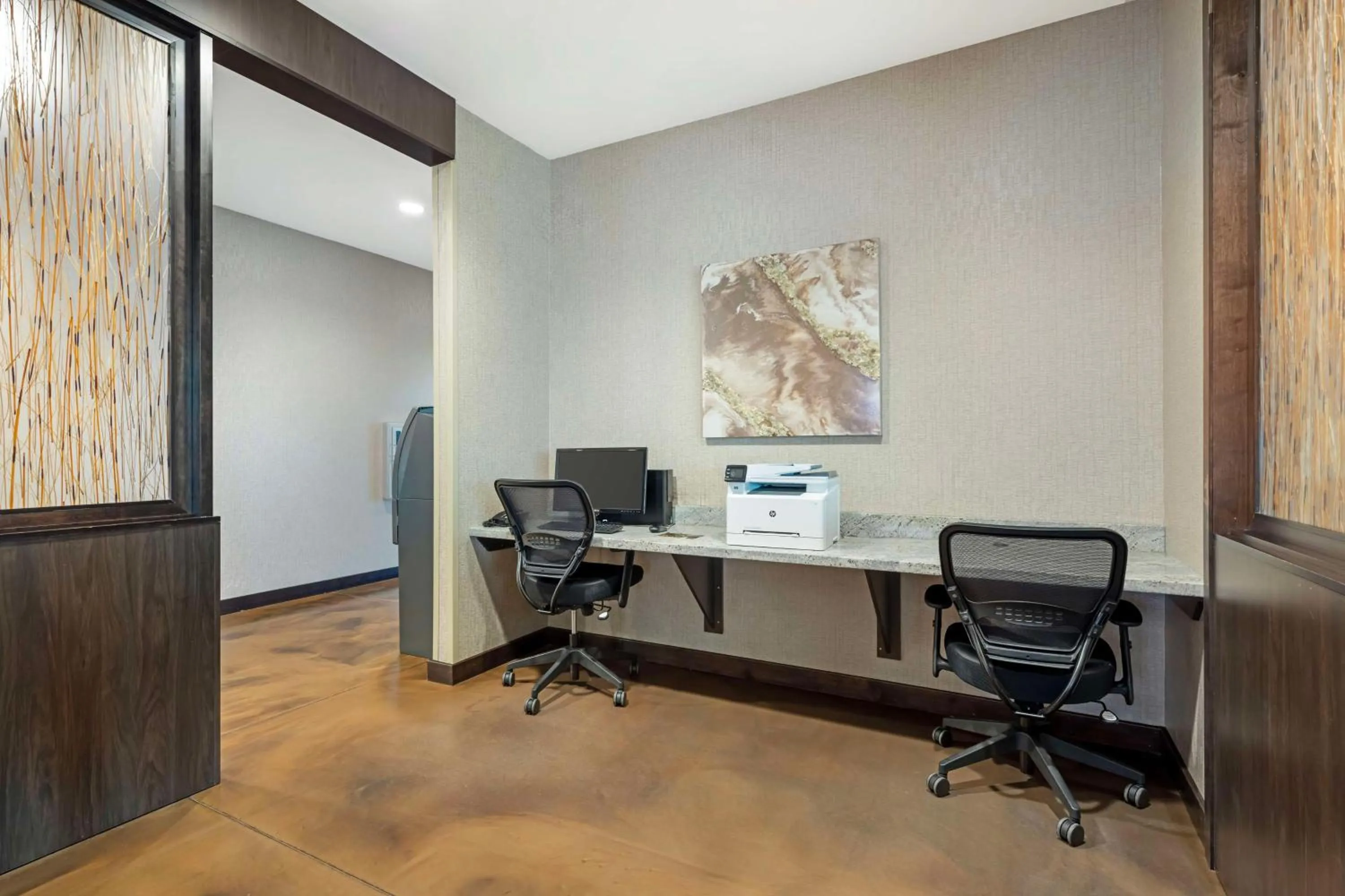 Business facilities in Best Western Plus Lakeview Hotel