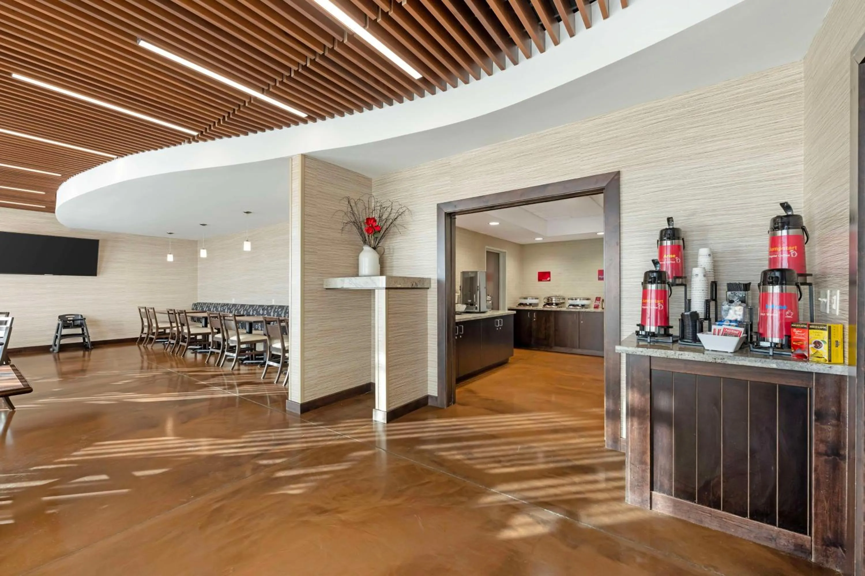 Breakfast in Best Western Plus Lakeview Hotel