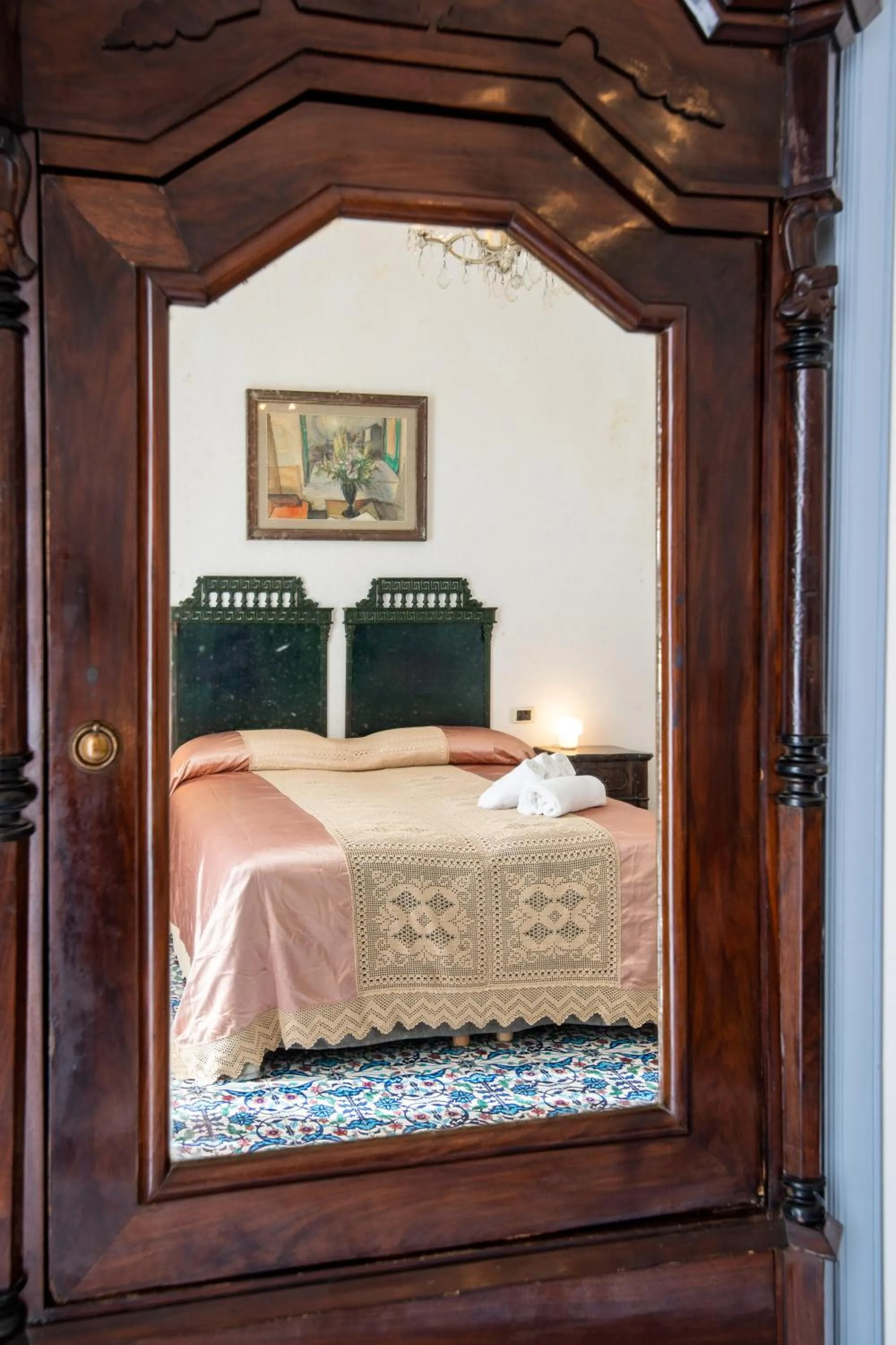 Photo of the whole room, Bed in D'Angleterre Guest House