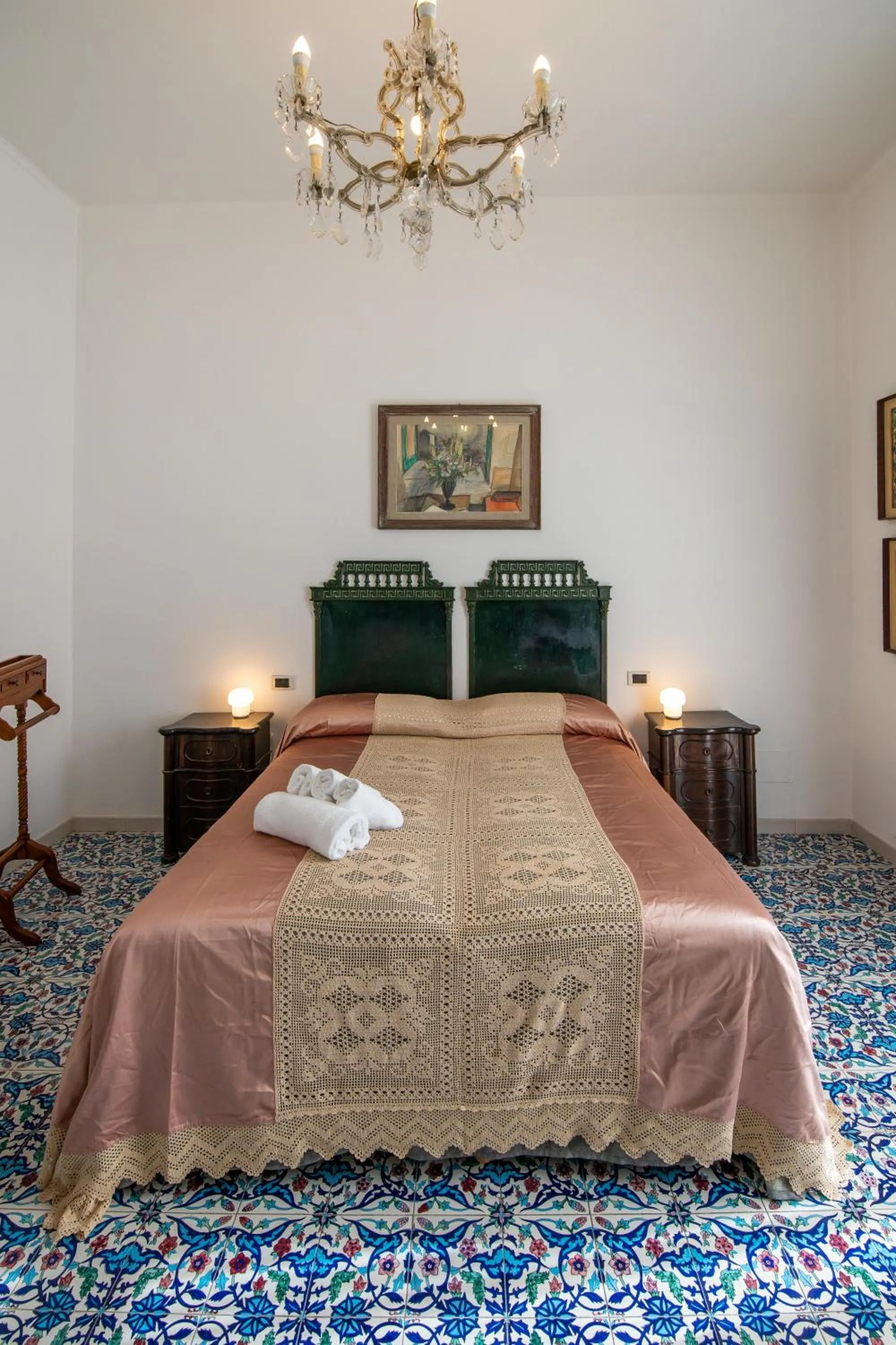 Photo of the whole room, Bed in D'Angleterre Guest House