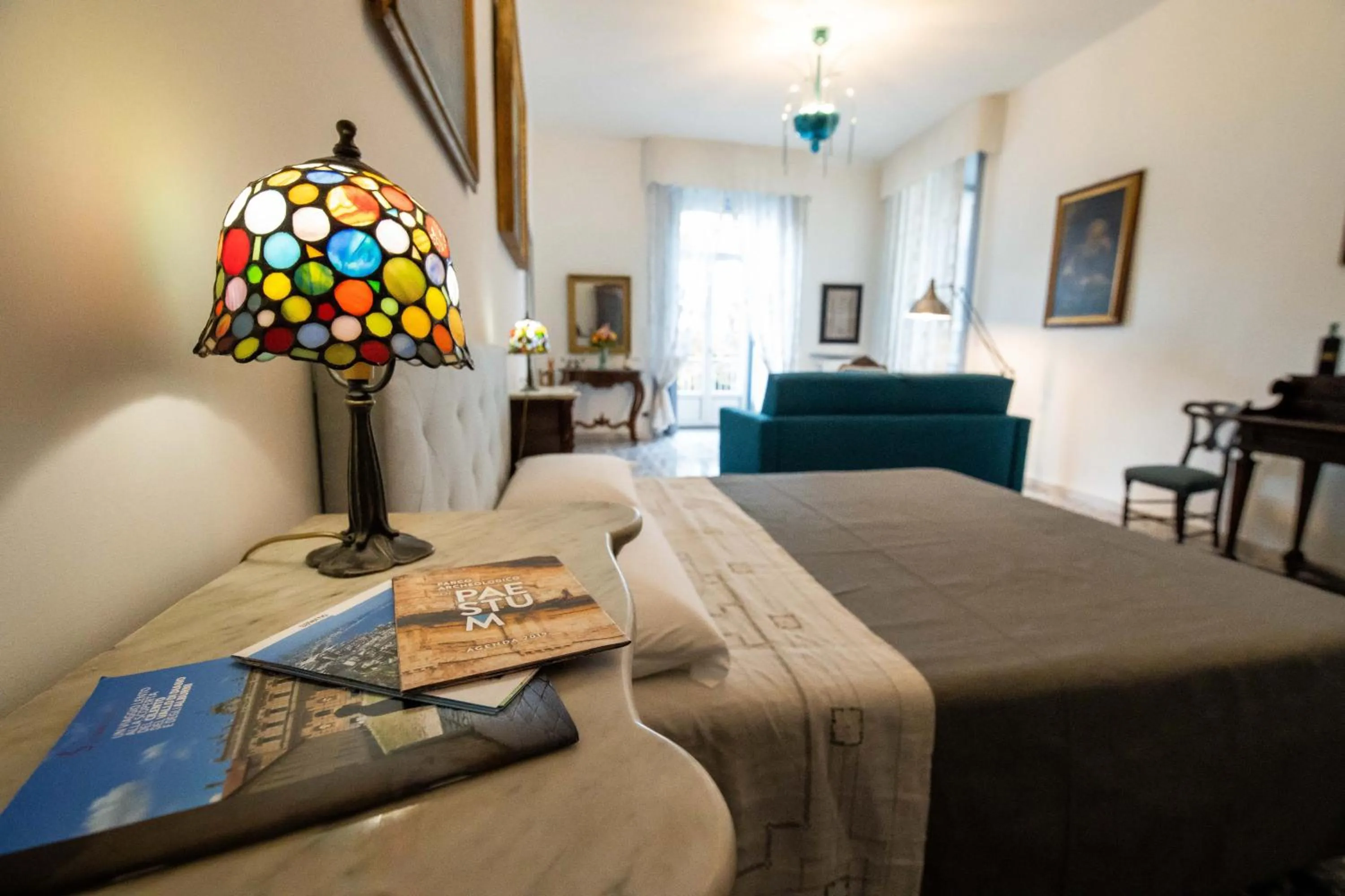 Photo of the whole room, Bed in D'Angleterre Guest House