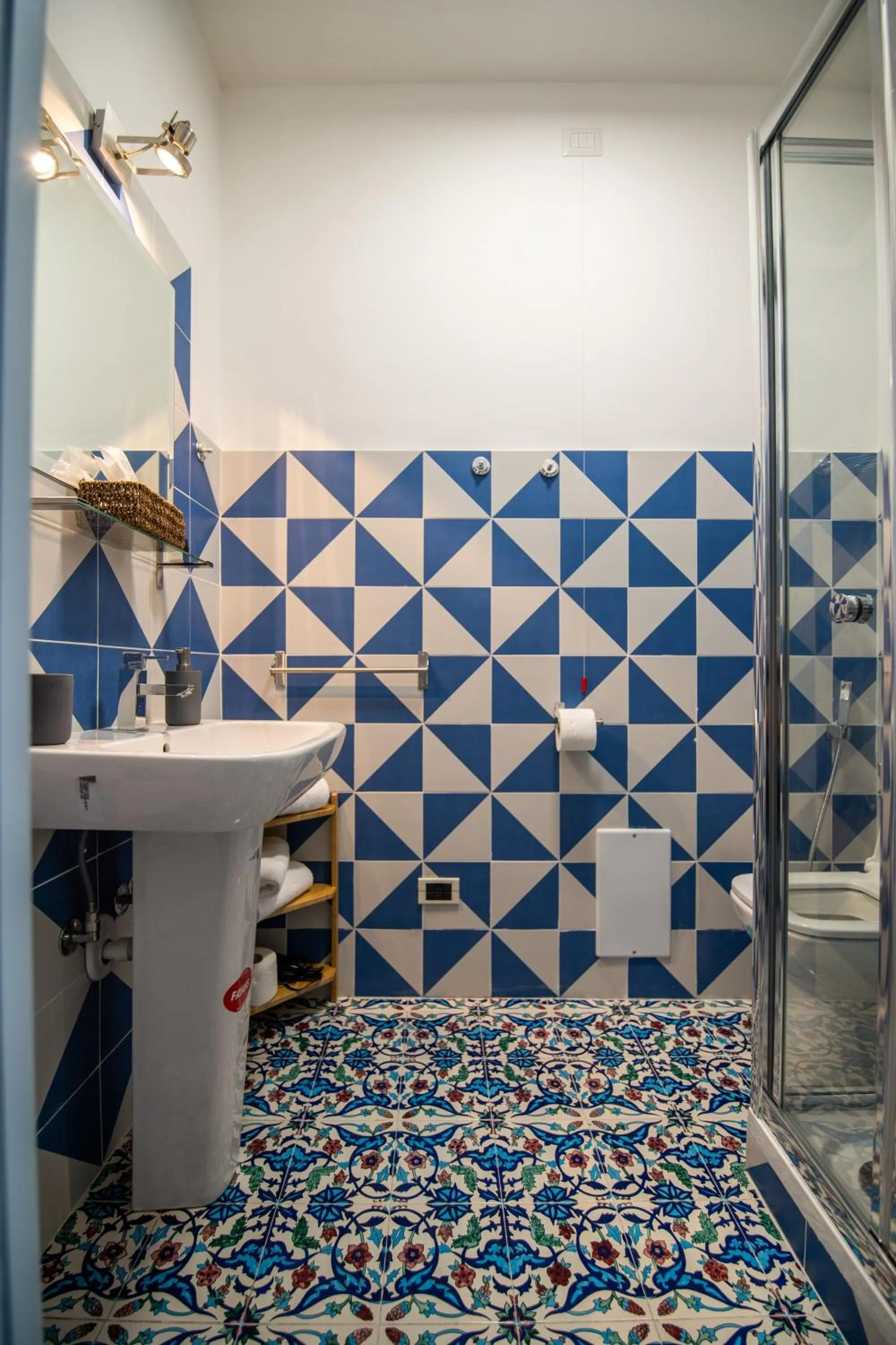 Bathroom in D'Angleterre Guest House