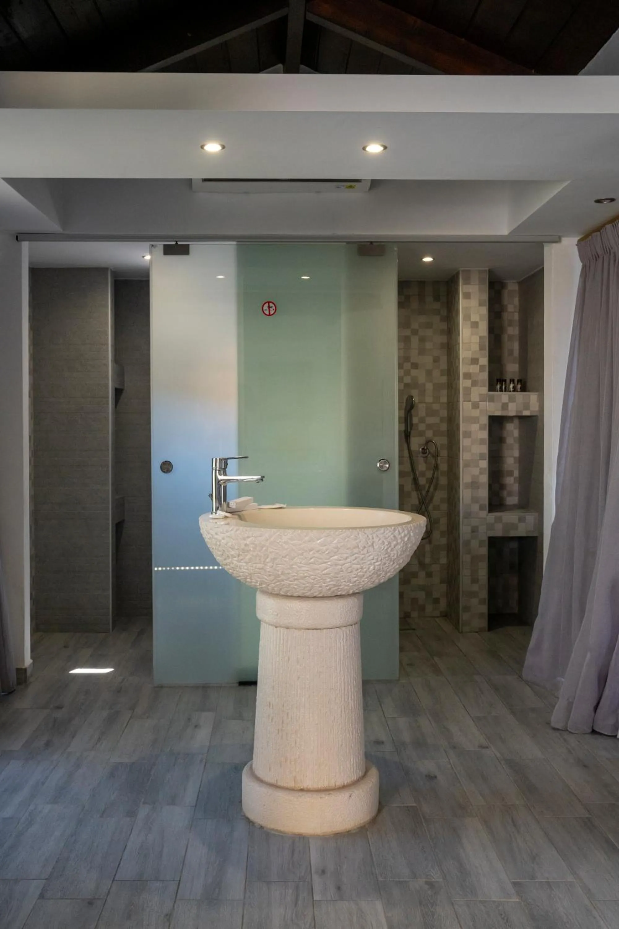 Bathroom in Anagenessis Resort