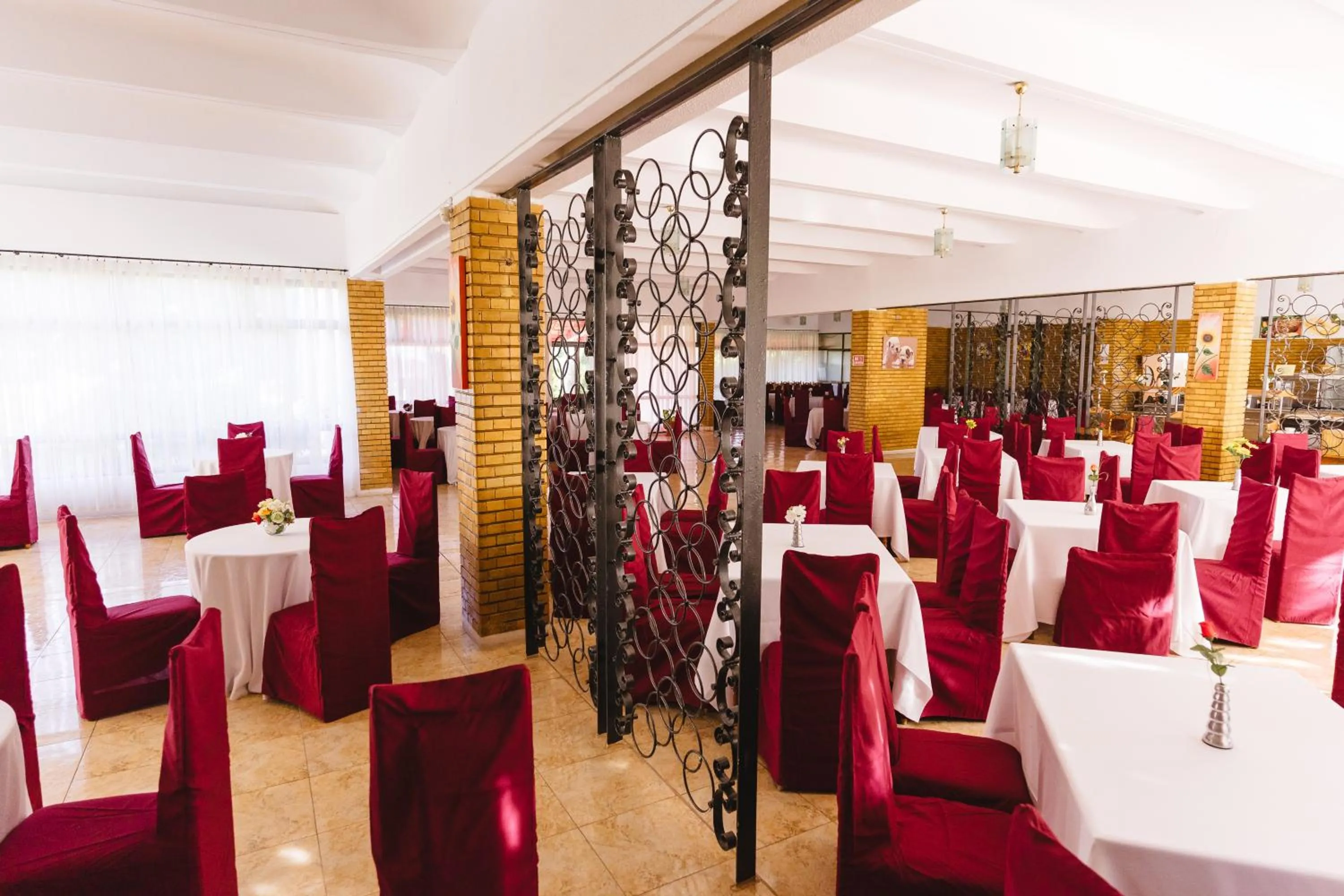 Restaurant/places to eat in Hotel Belvedere