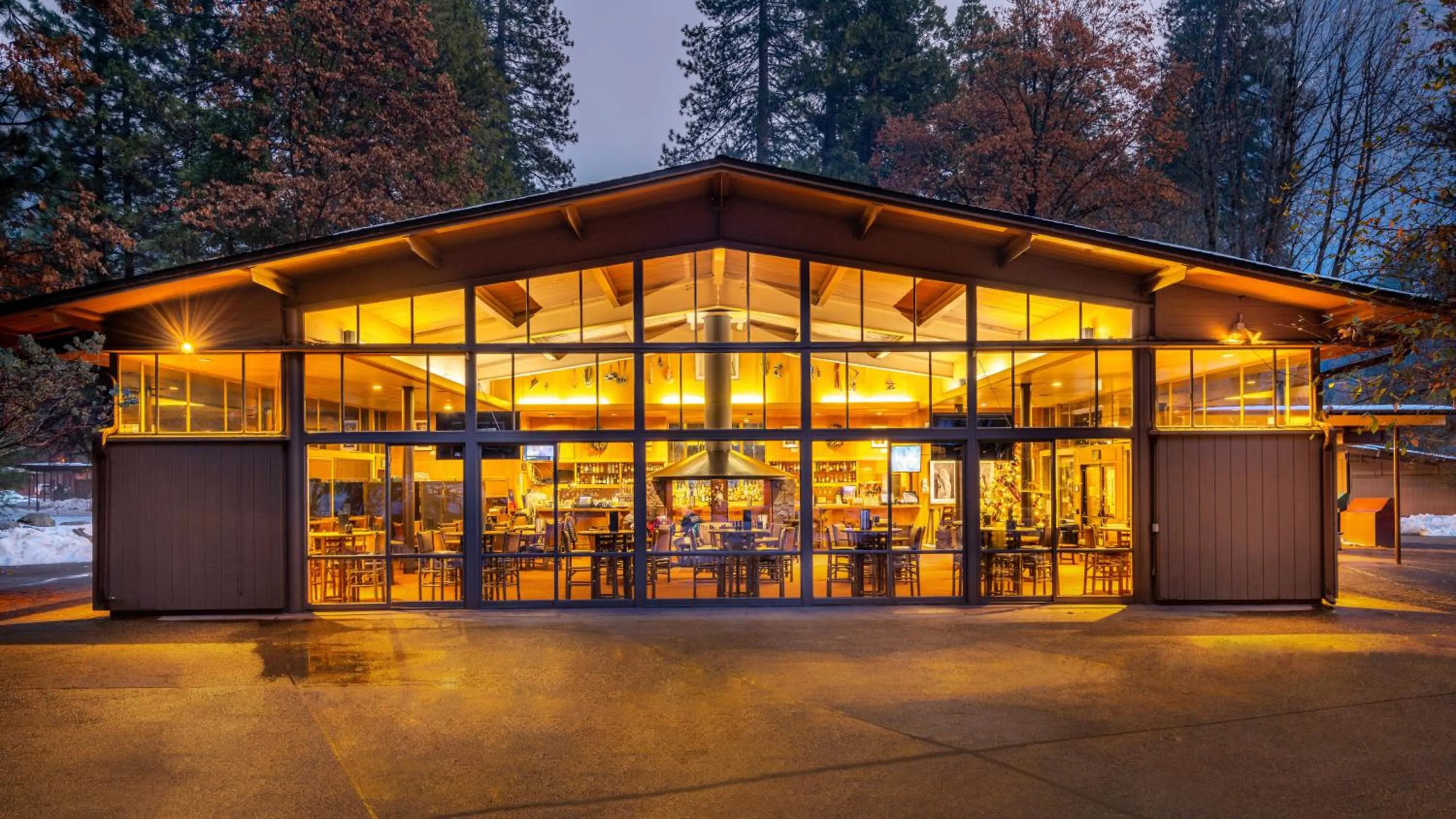 Restaurant/places to eat in Yosemite Valley Lodge