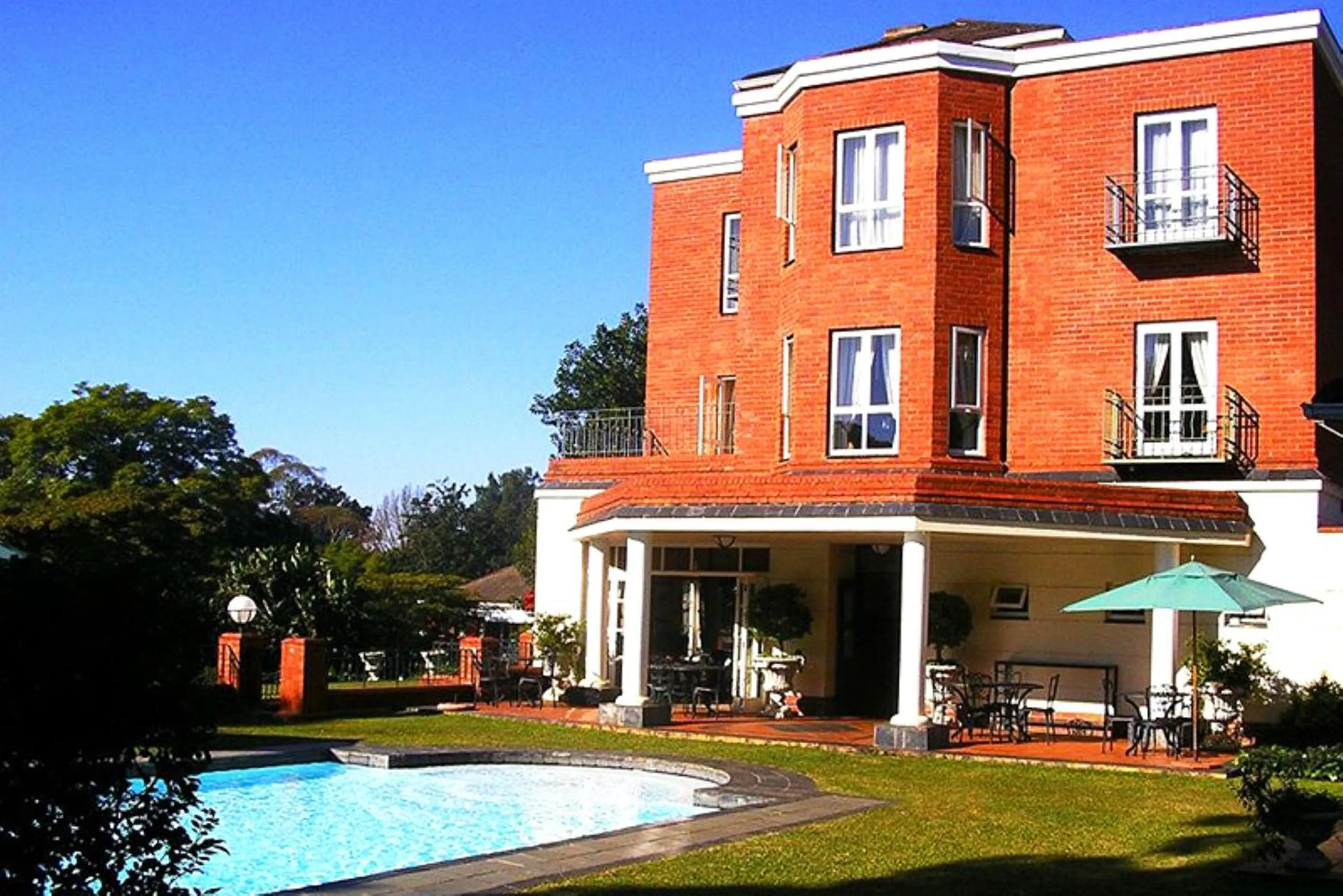 Patio in Redlands Hotel
