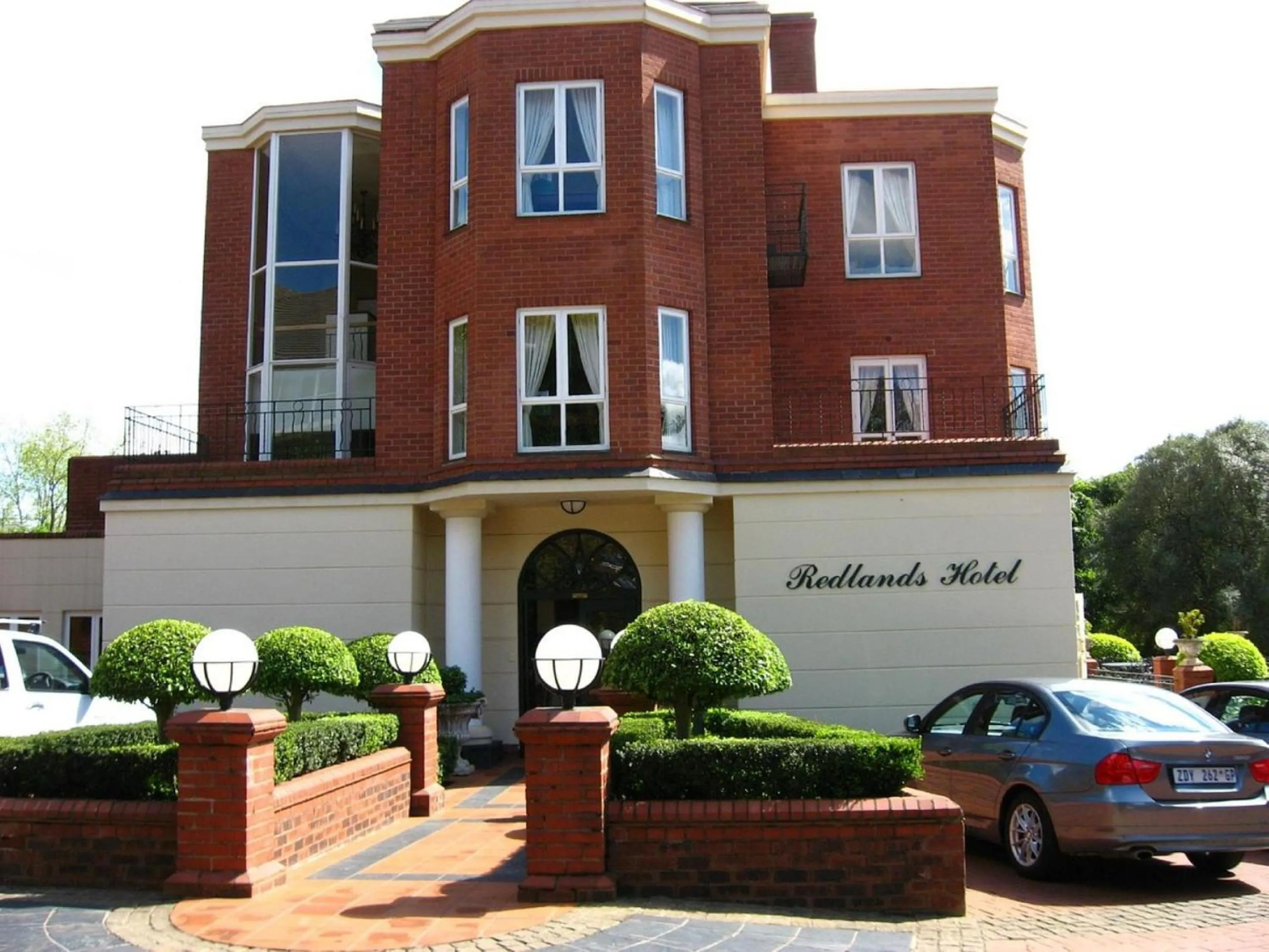 Property building in Redlands Hotel