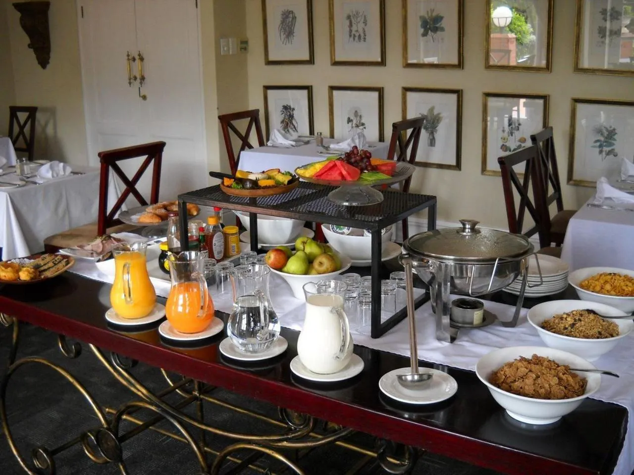 Restaurant/places to eat in Redlands Hotel