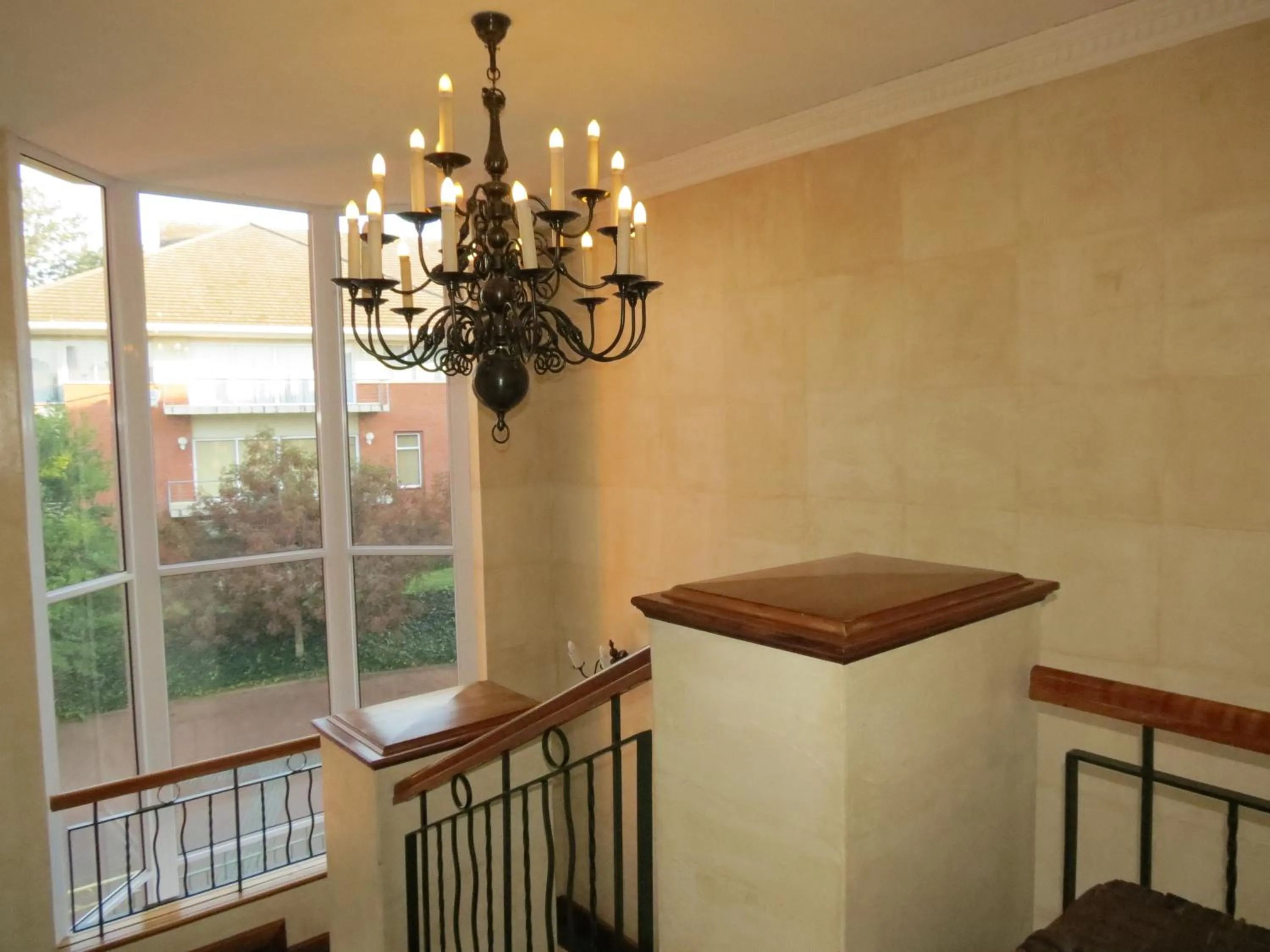 Area and facilities in Redlands Hotel