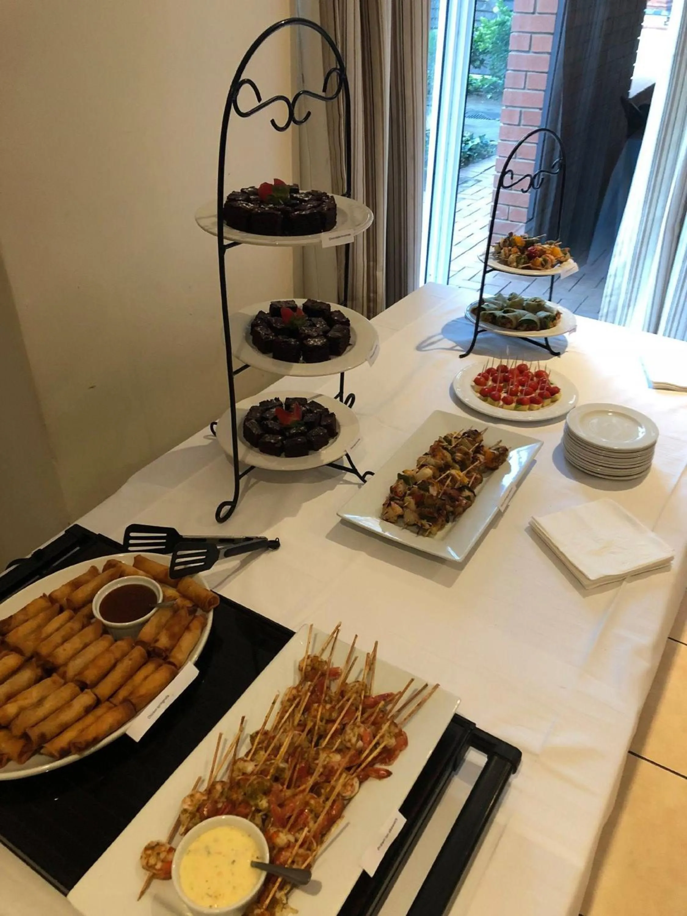 Food and drinks in Redlands Hotel