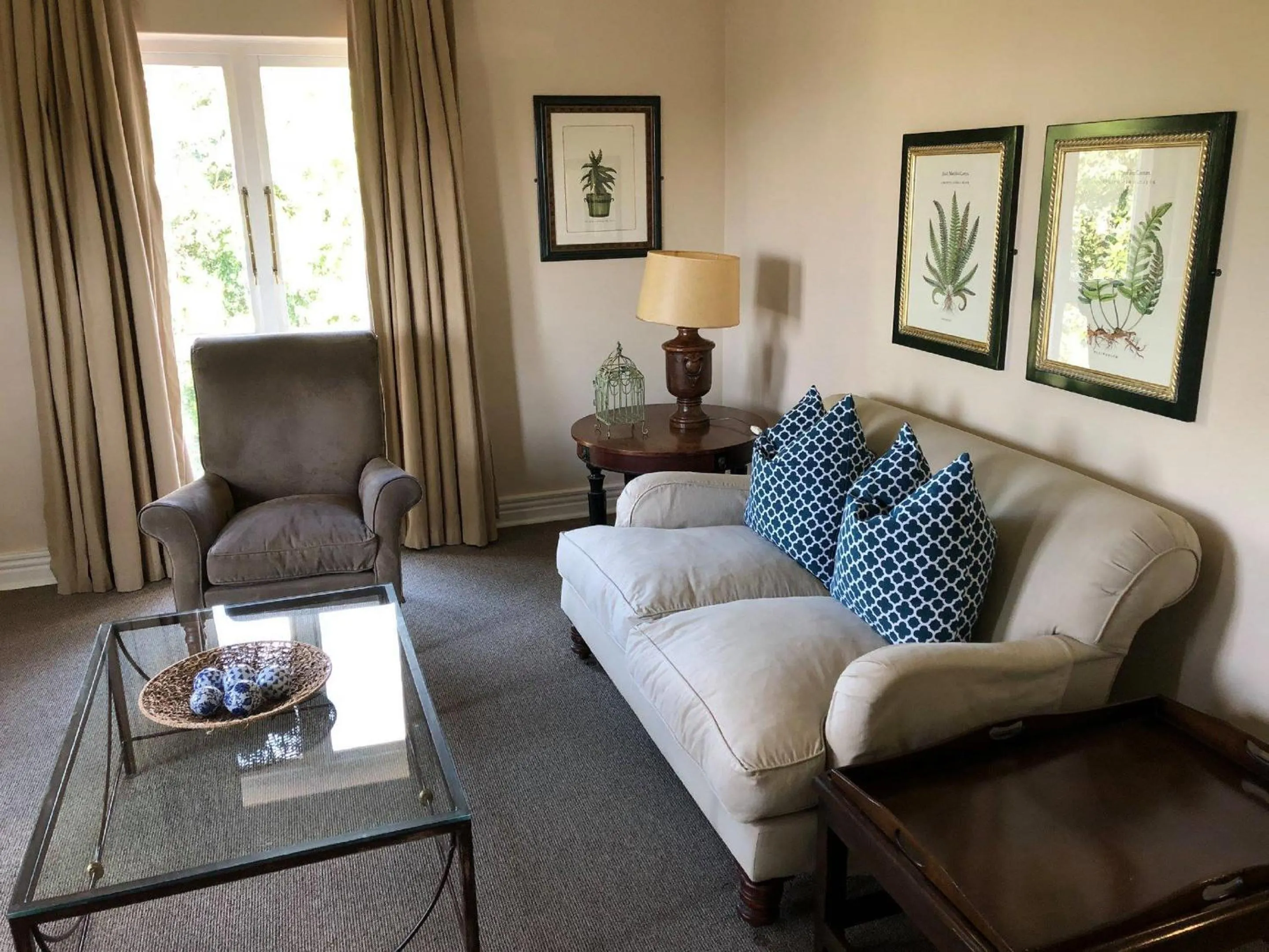 Seating area in Redlands Hotel