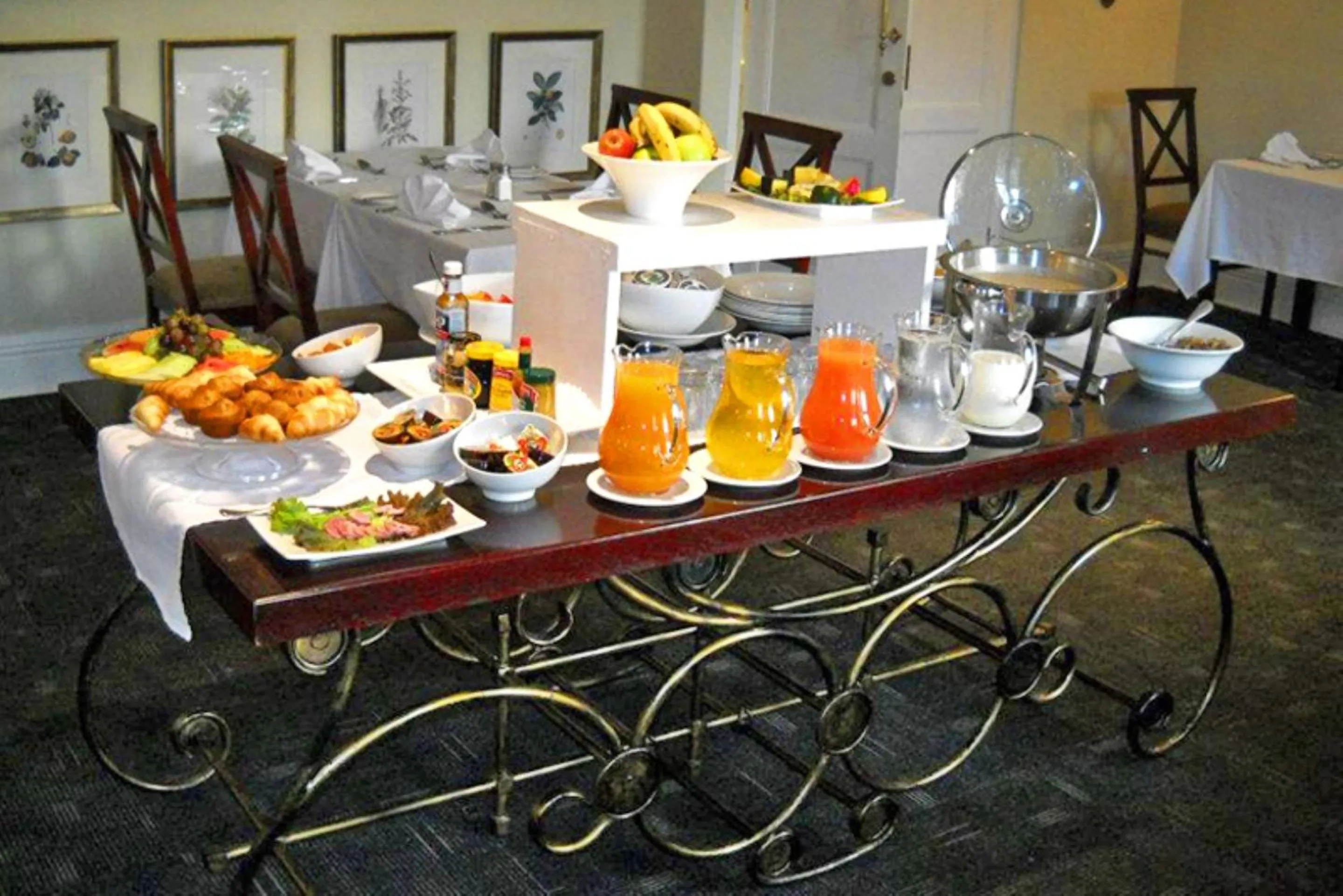 Restaurant/places to eat in Redlands Hotel