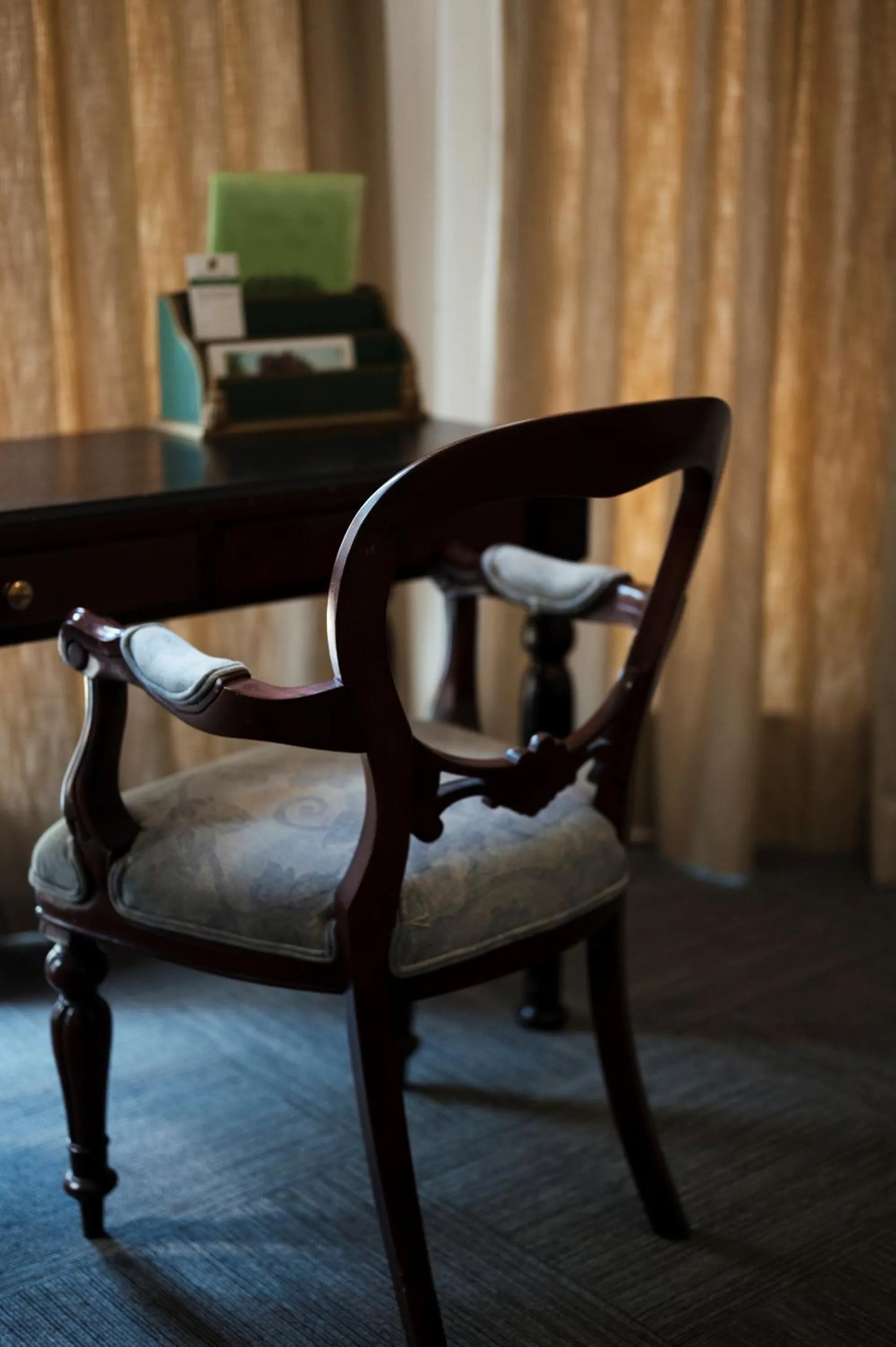 Seating area in Redlands Hotel
